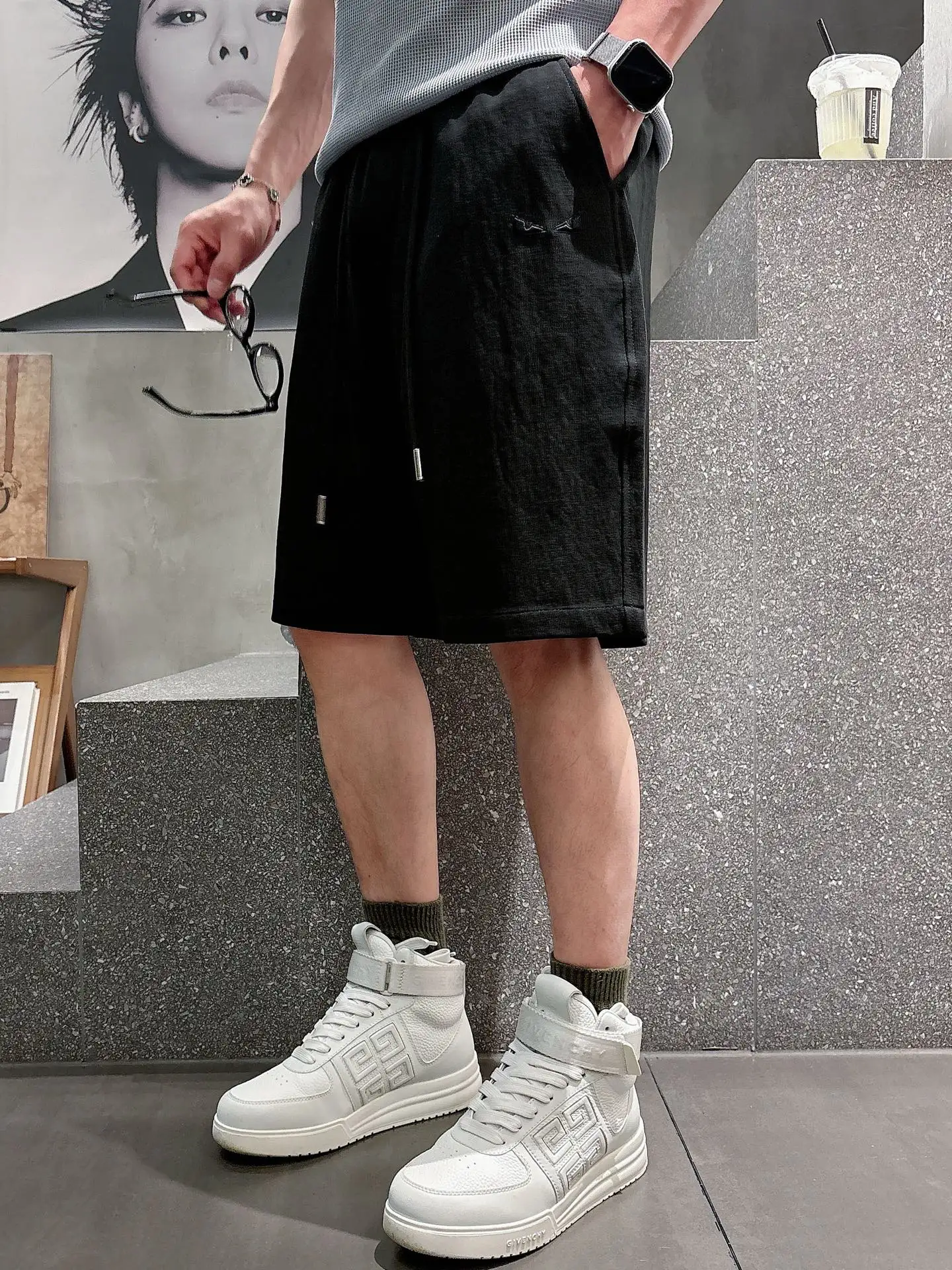 Embossed Logo Casual Shorts D17011023 — view 7