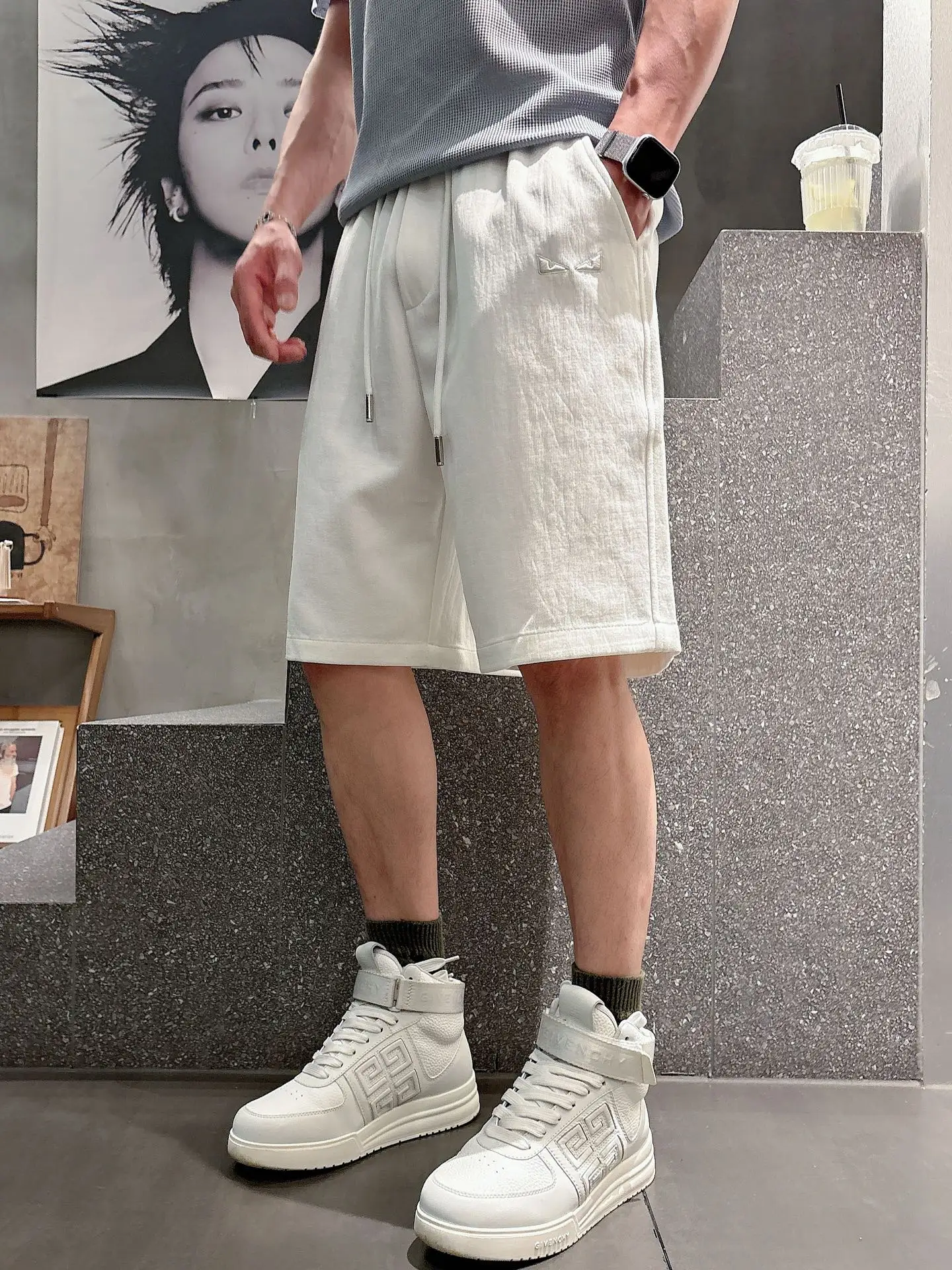 Embroidered Logo Casual Shorts D17011022 — view 3