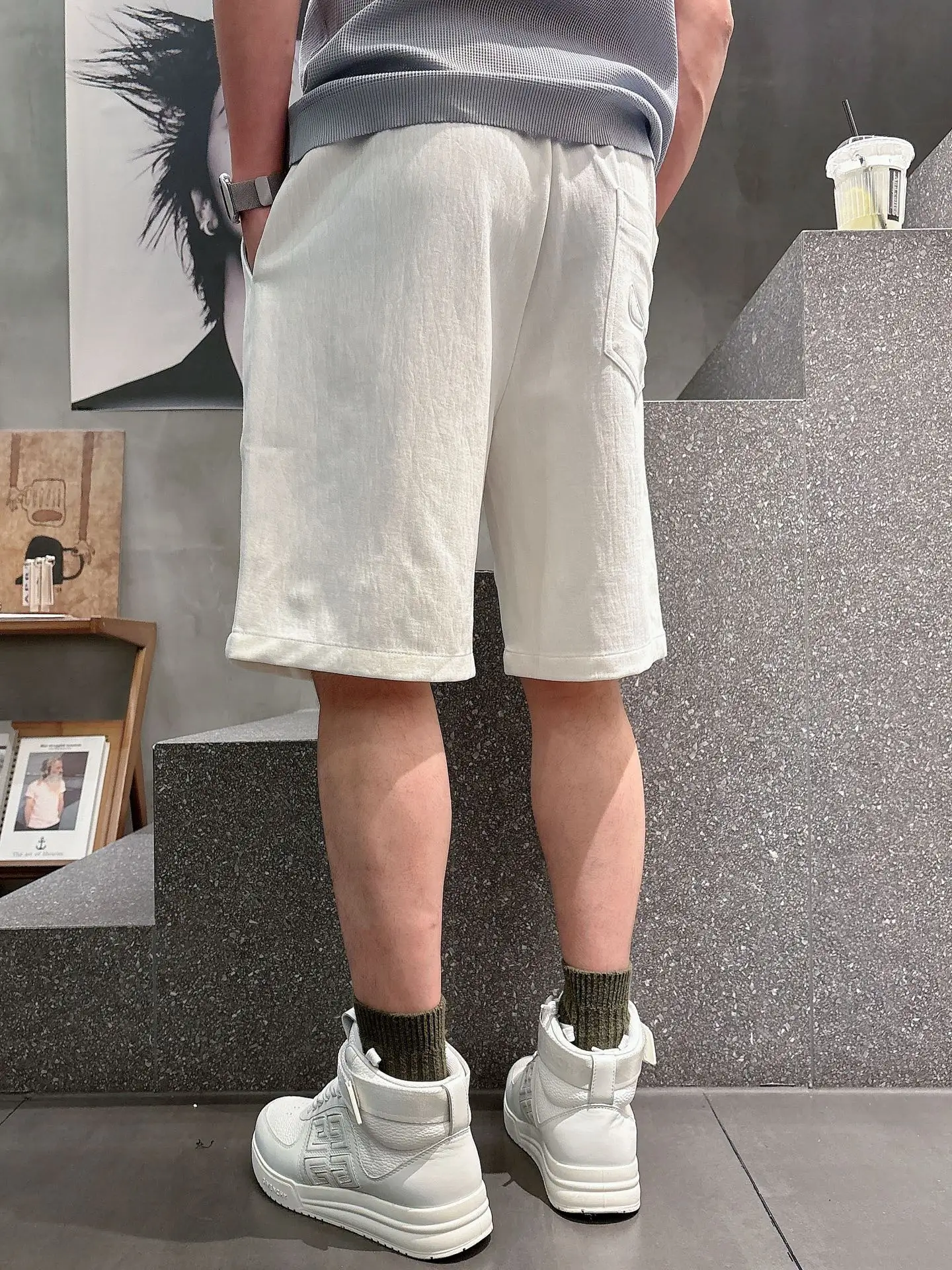 Embroidered Logo Casual Shorts D17011022 — view 4