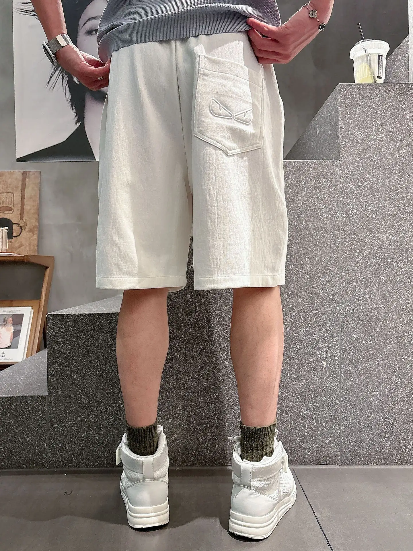 Embroidered Logo Casual Shorts D17011022 — view 6