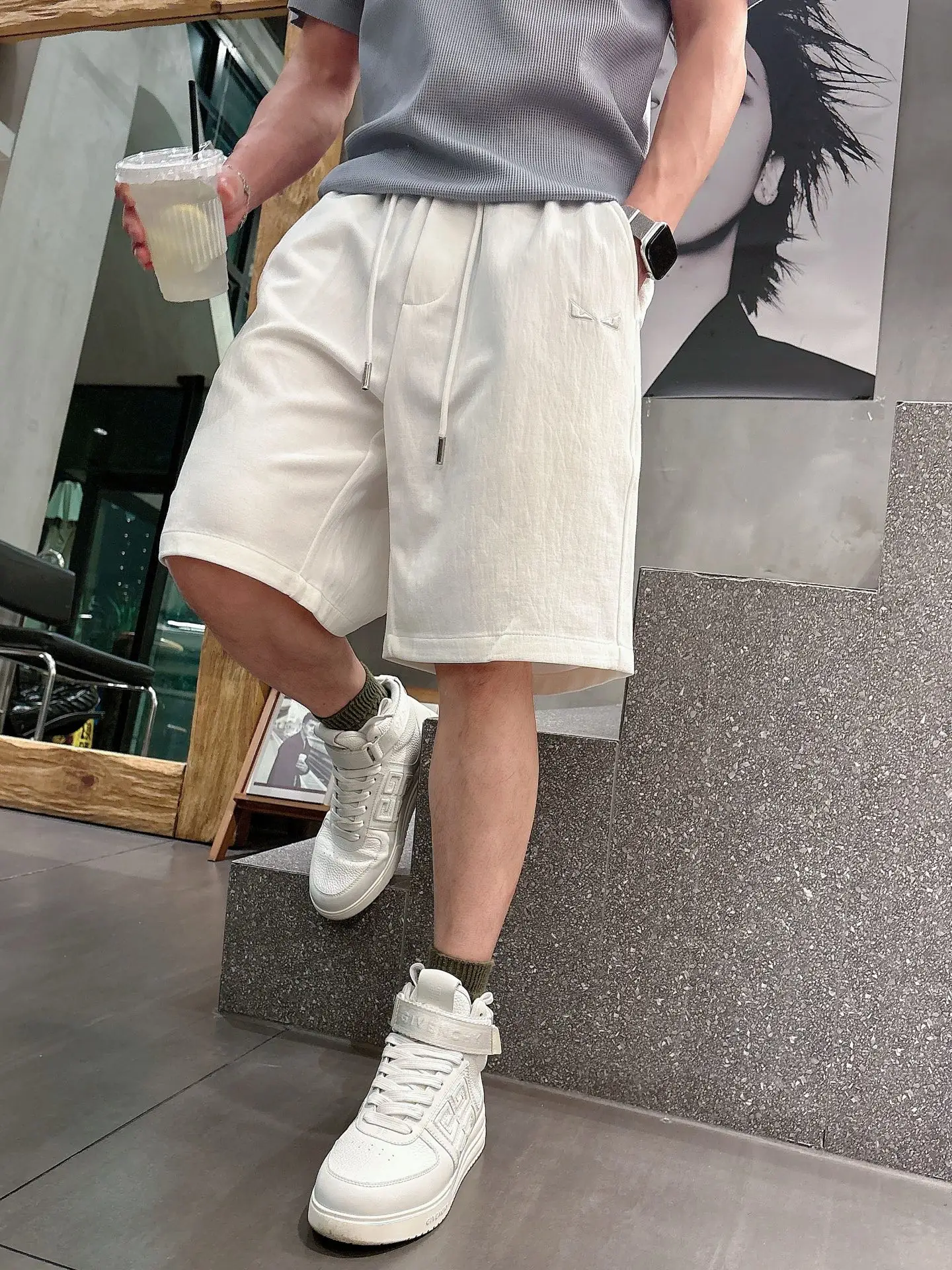Embroidered Logo Casual Shorts D17011022 — view 7