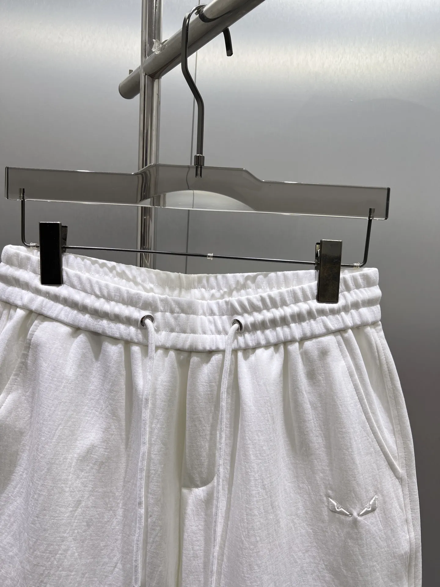 Embroidered Logo Drawstring Shorts D20011998 — view 3