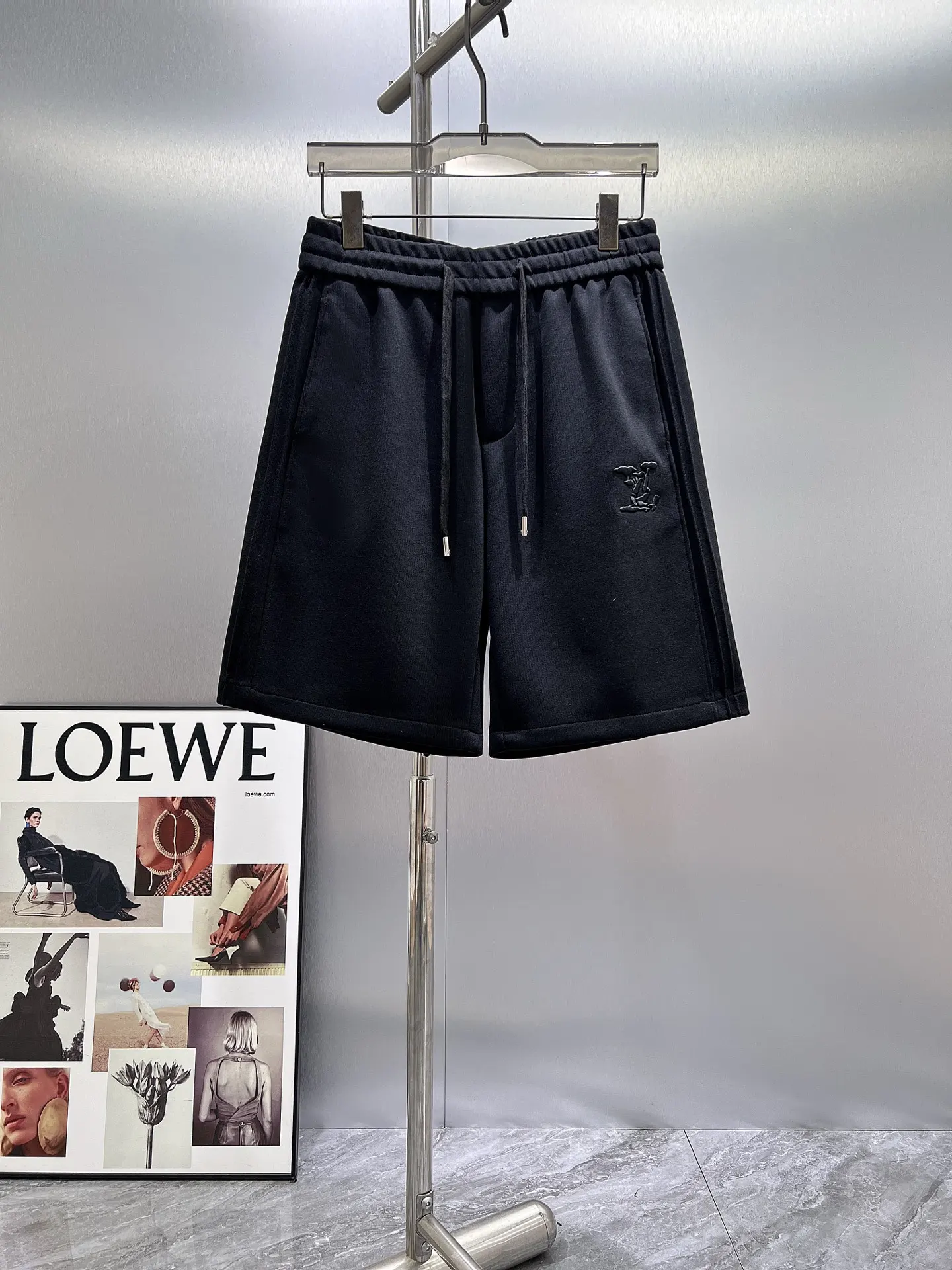 Embroidered Logo Drawstring Sweat Shorts D18011005