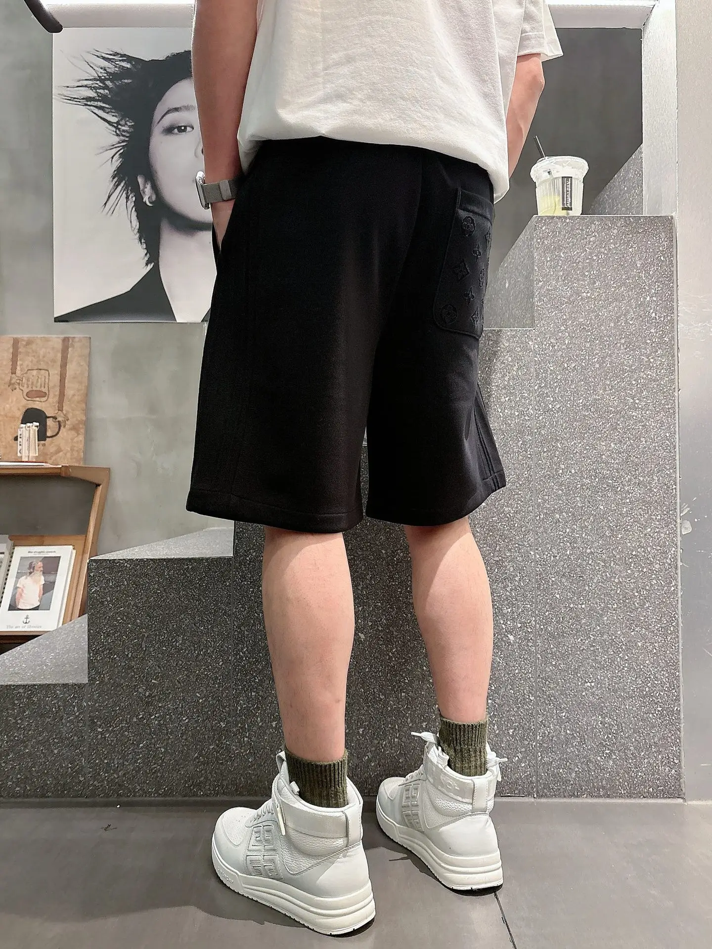Embroidered Monogram Jersey Shorts D18011021 — view 9