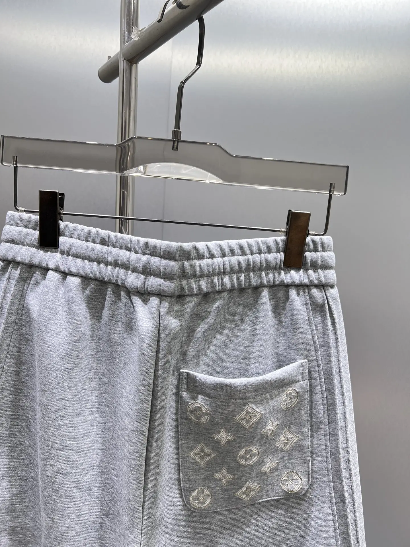 Embroidered Logo Jersey Sweat Shorts D18011006 — view 7