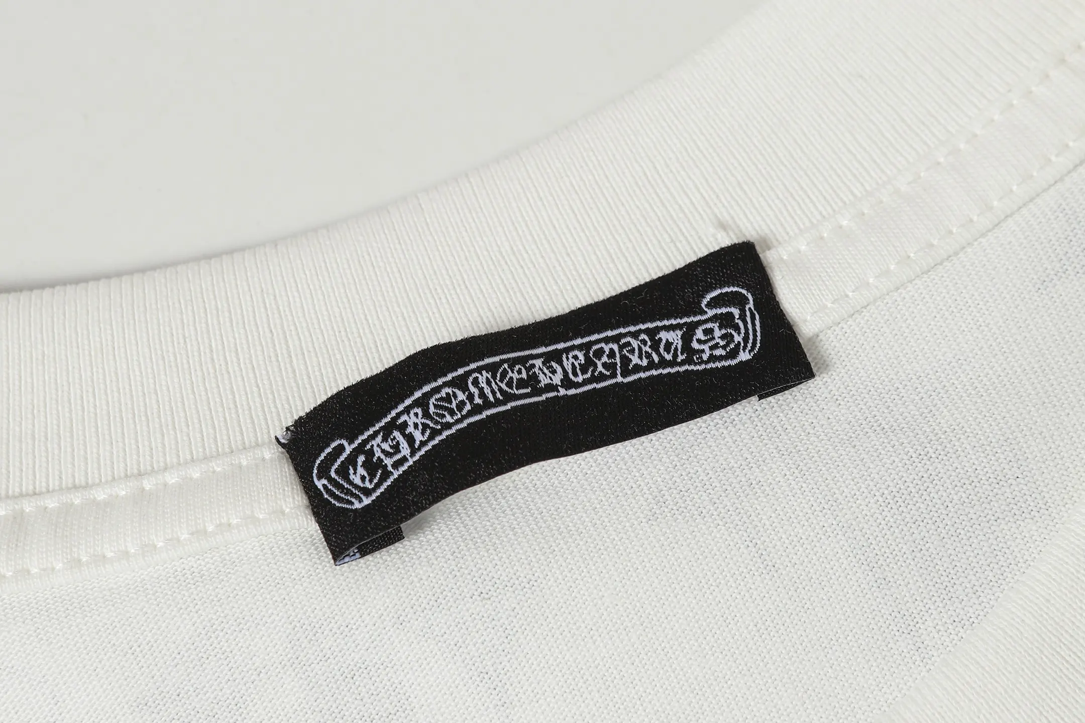 Rhinestone Gothic Script Cotton T-Shirt D10013518 — view 5