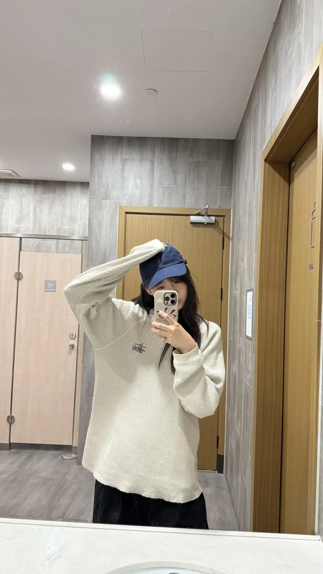 Waffle-Knit Enzyme-Washed Long Sleeve Top D16523689 — view 17