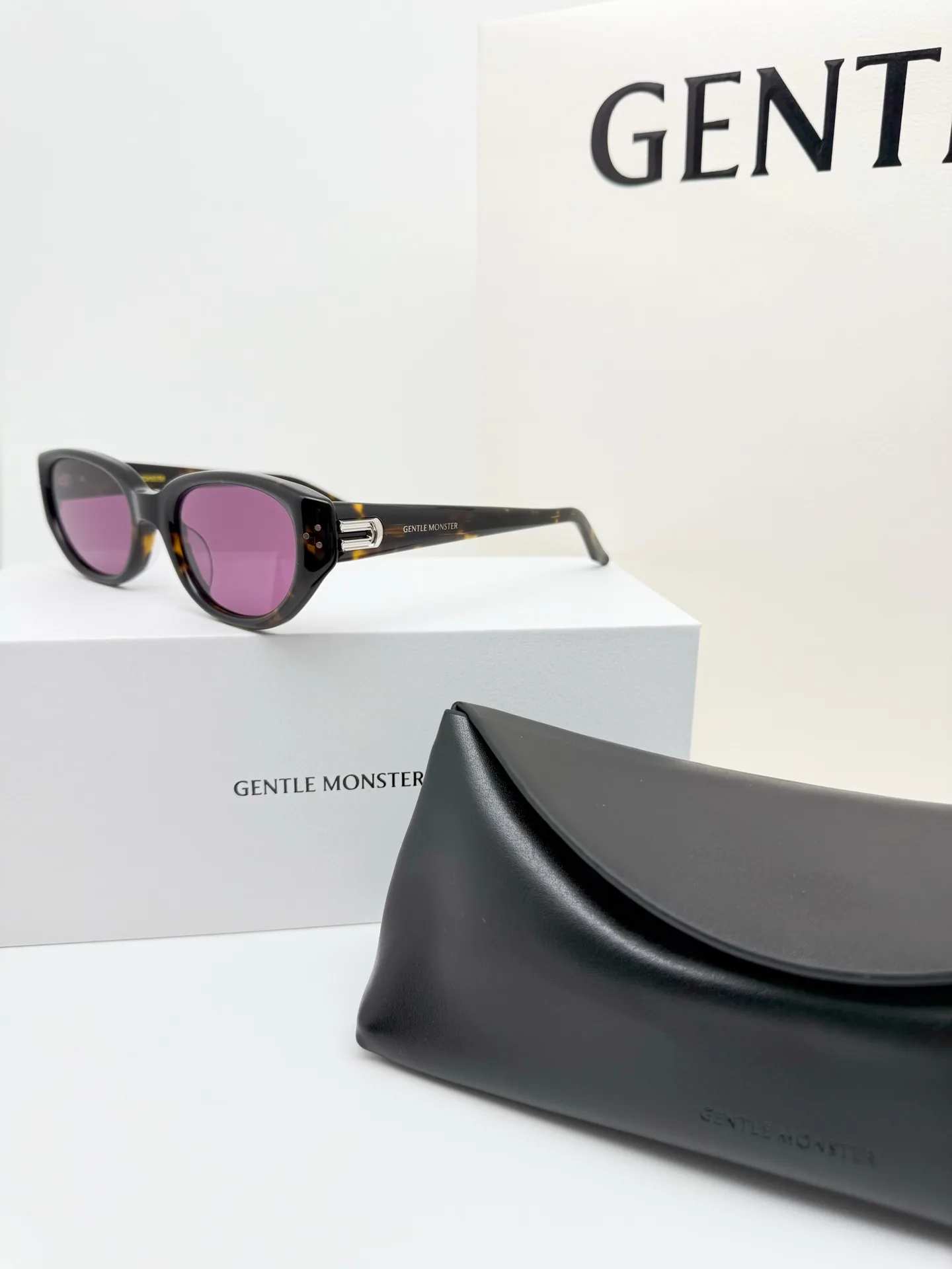 Cat-Eye Acetate Sunglasses D34018556