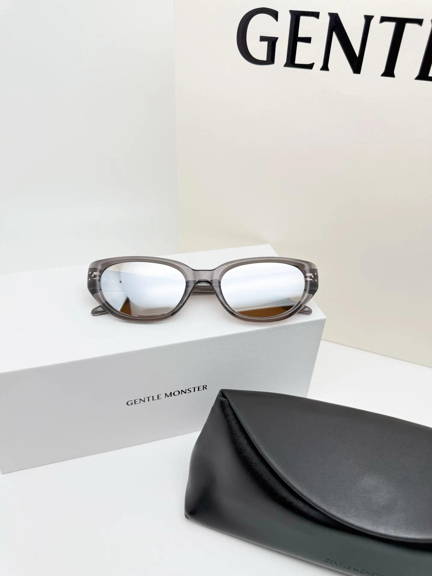 GM BONI Cat-Eye Sunglasses D34018558 — view 3
