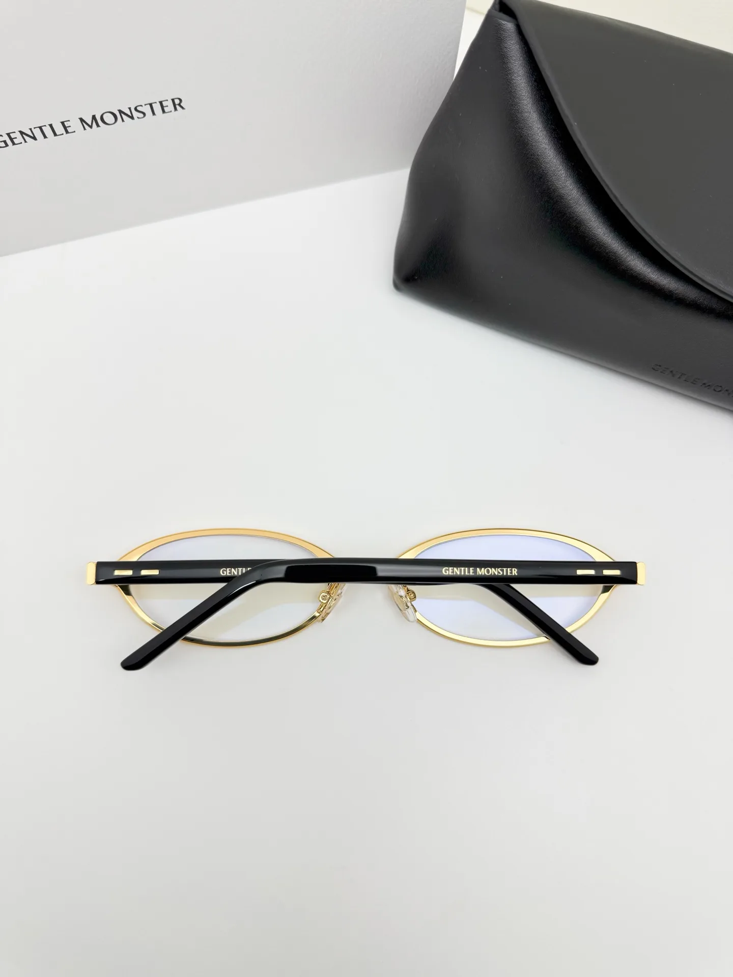GM Vintage Oval-Frame Sunglasses D34018565 — view 2