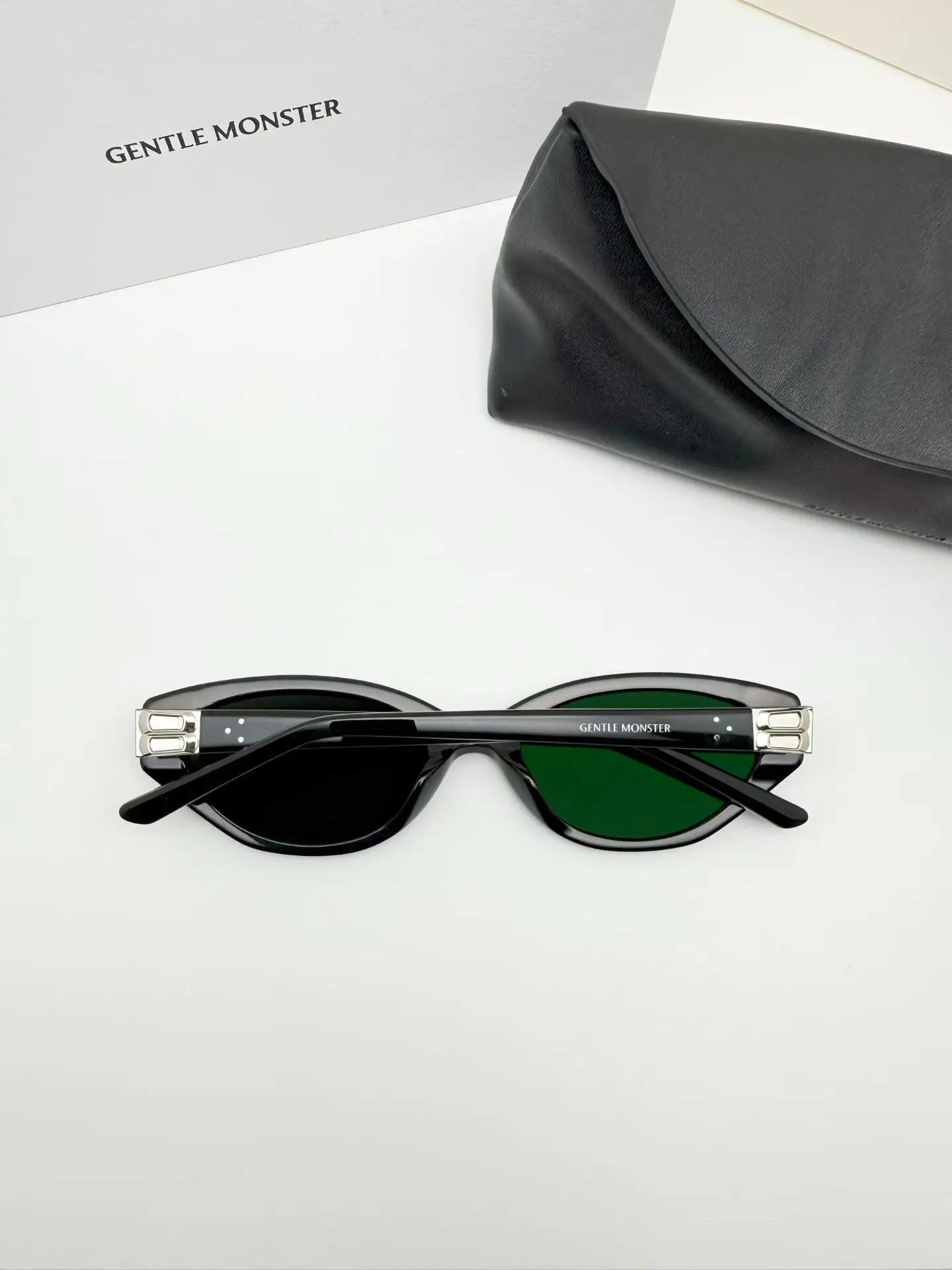 GM Vanilla Cat-Eye Sunglasses D34018553 — view 6