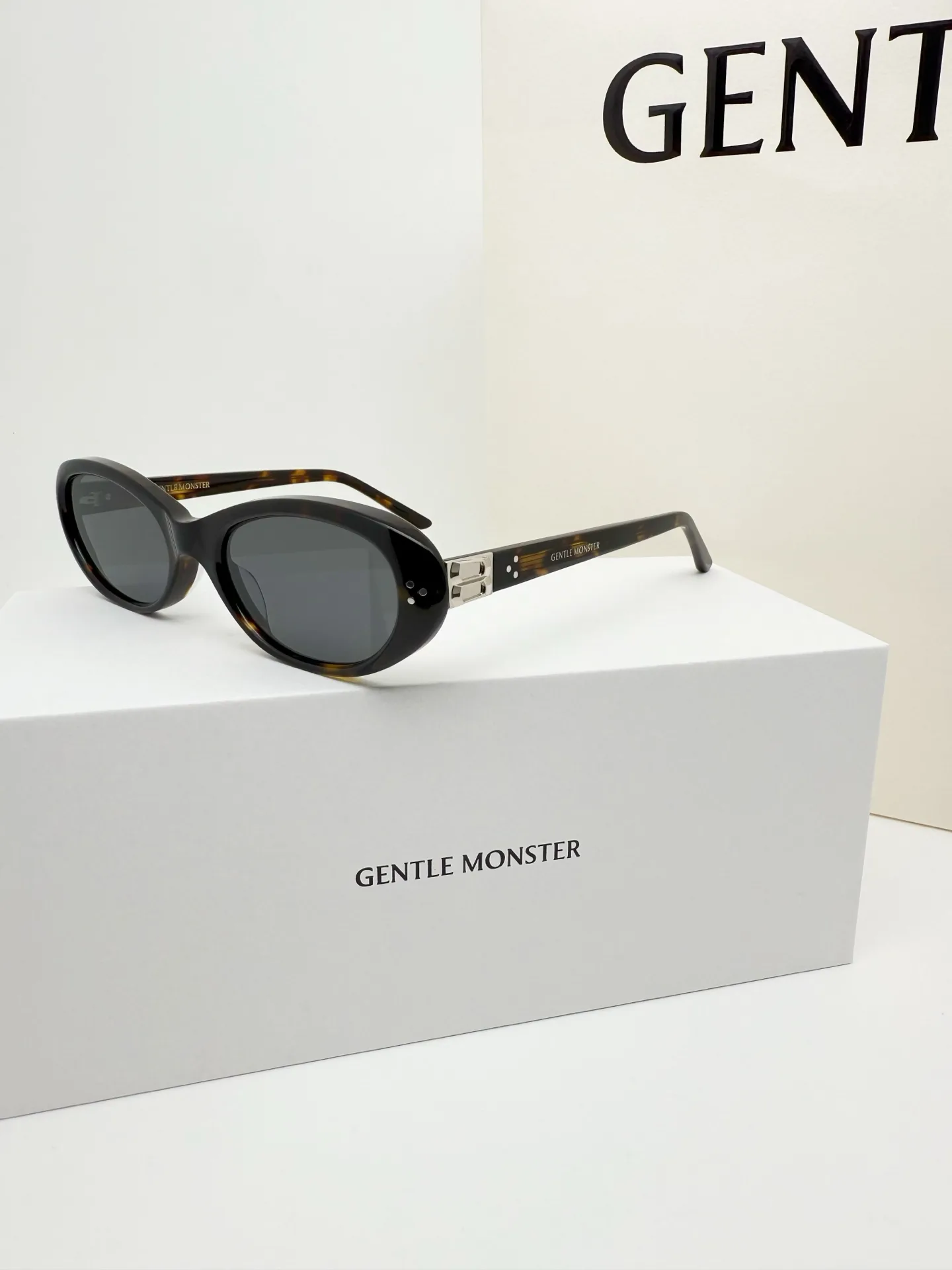 GM Cinnamon Cat-Eye Sunglasses D34018561
