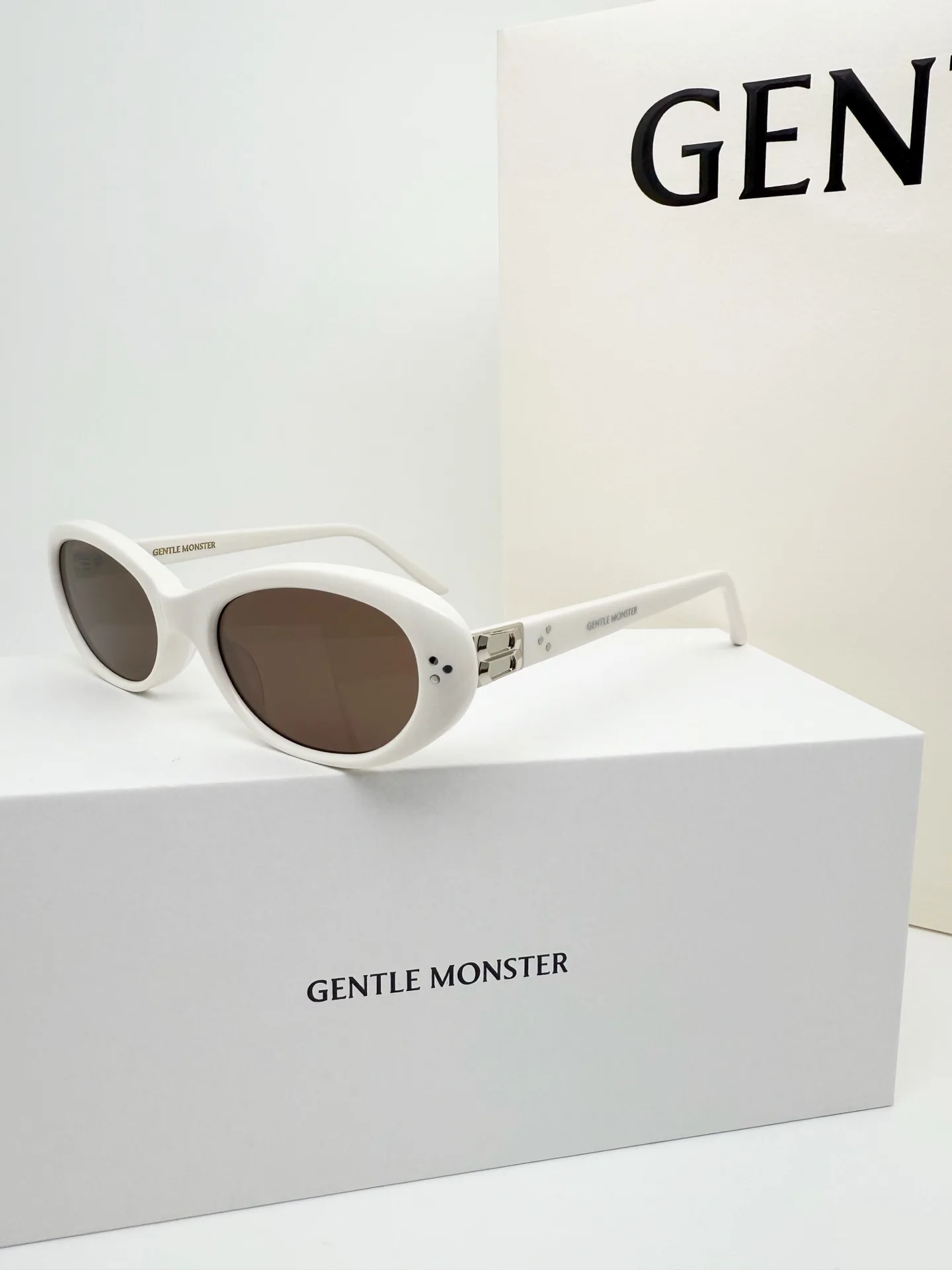 GM Cinnamon Cat-Eye Sunglasses D34018562