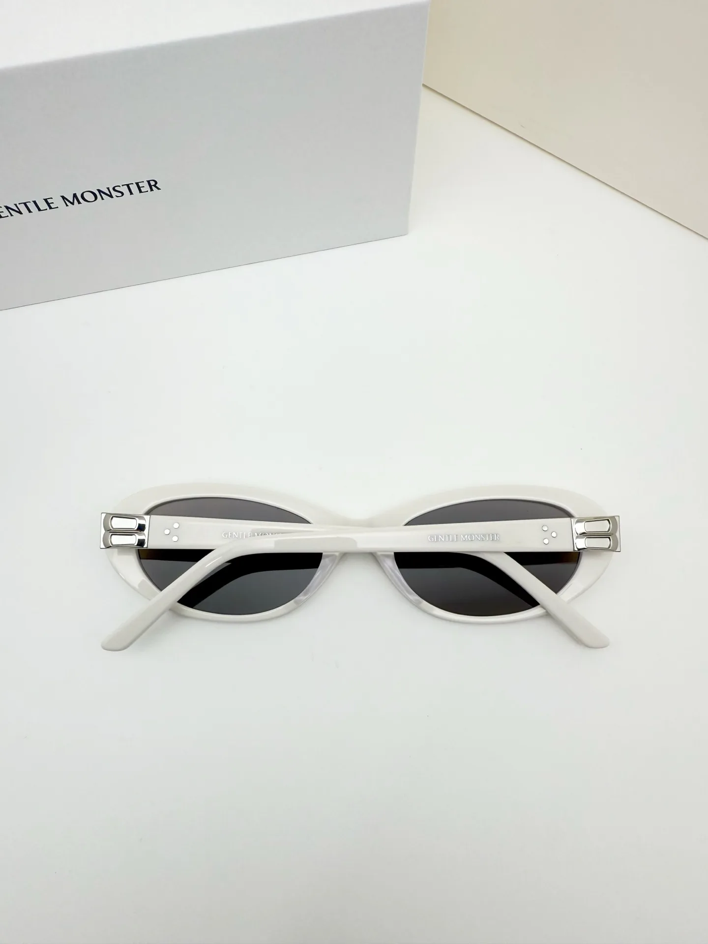 GM Cinnamon Cat-Eye Sunglasses D34018562 — view 6