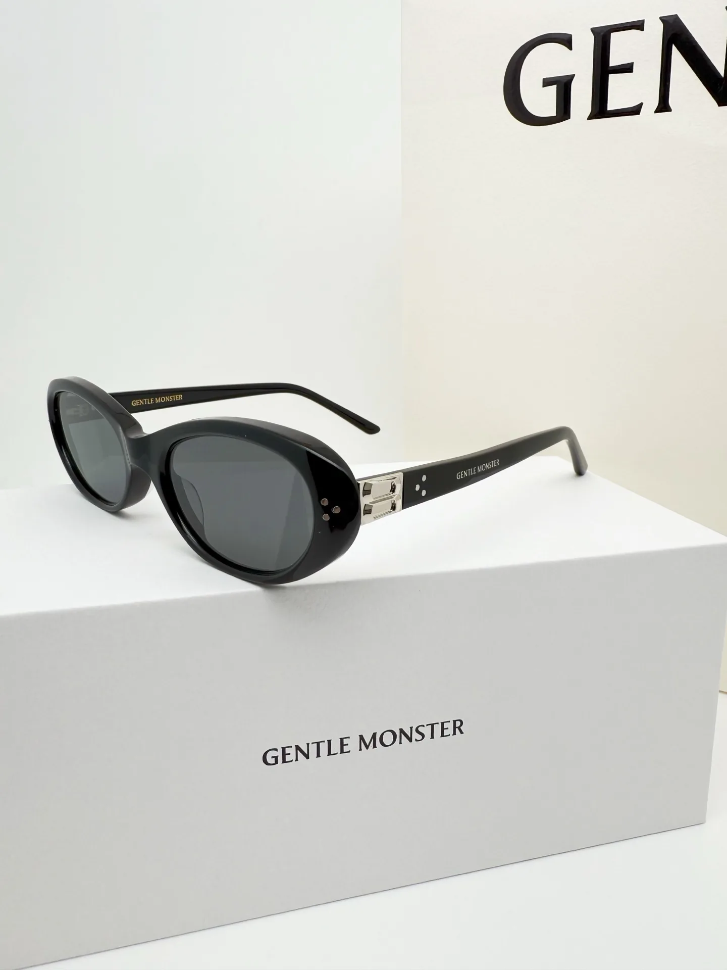 GM Cinnamon Cat-Eye Sunglasses D34018560
