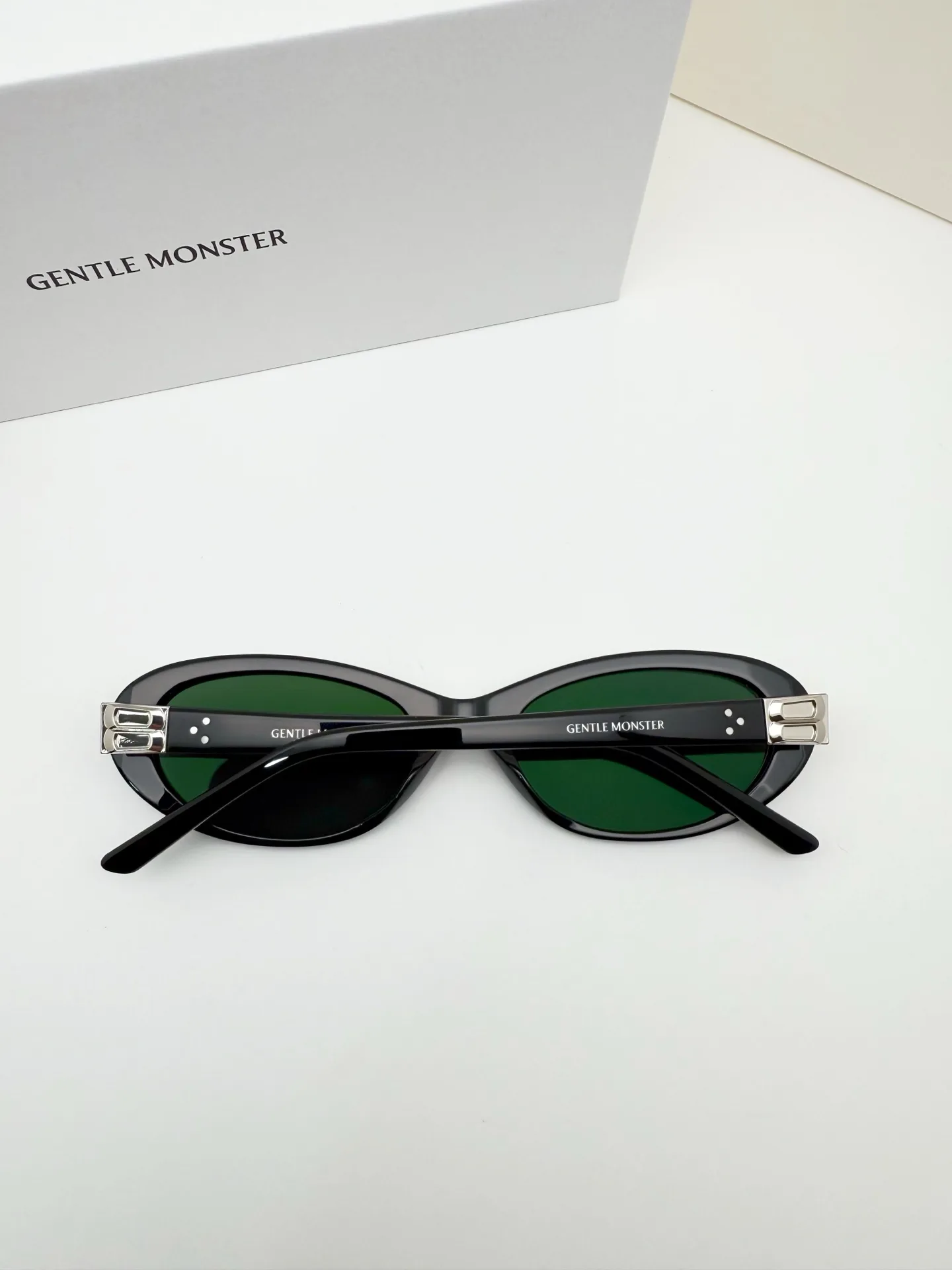 GM Cinnamon Cat-Eye Sunglasses D34018560 — view 6