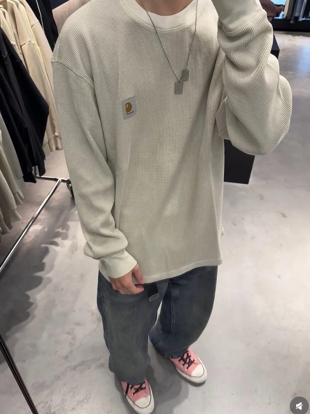 Enzyme-Washed Waffle Knit Long-Sleeve T-Shirt D13523686 — view 12