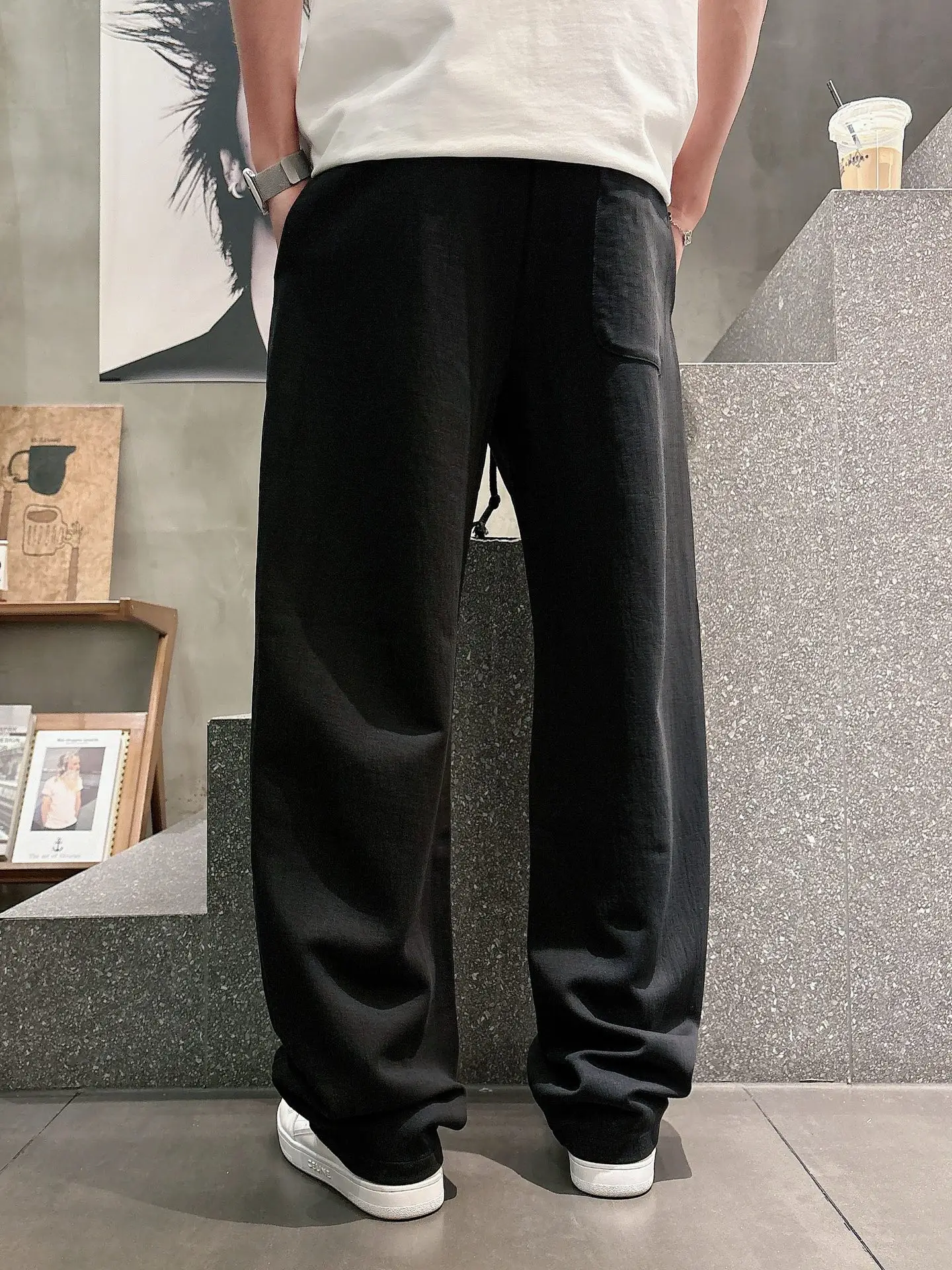 Logo-Patch Straight-Leg Casual Trousers D22514255 — view 6