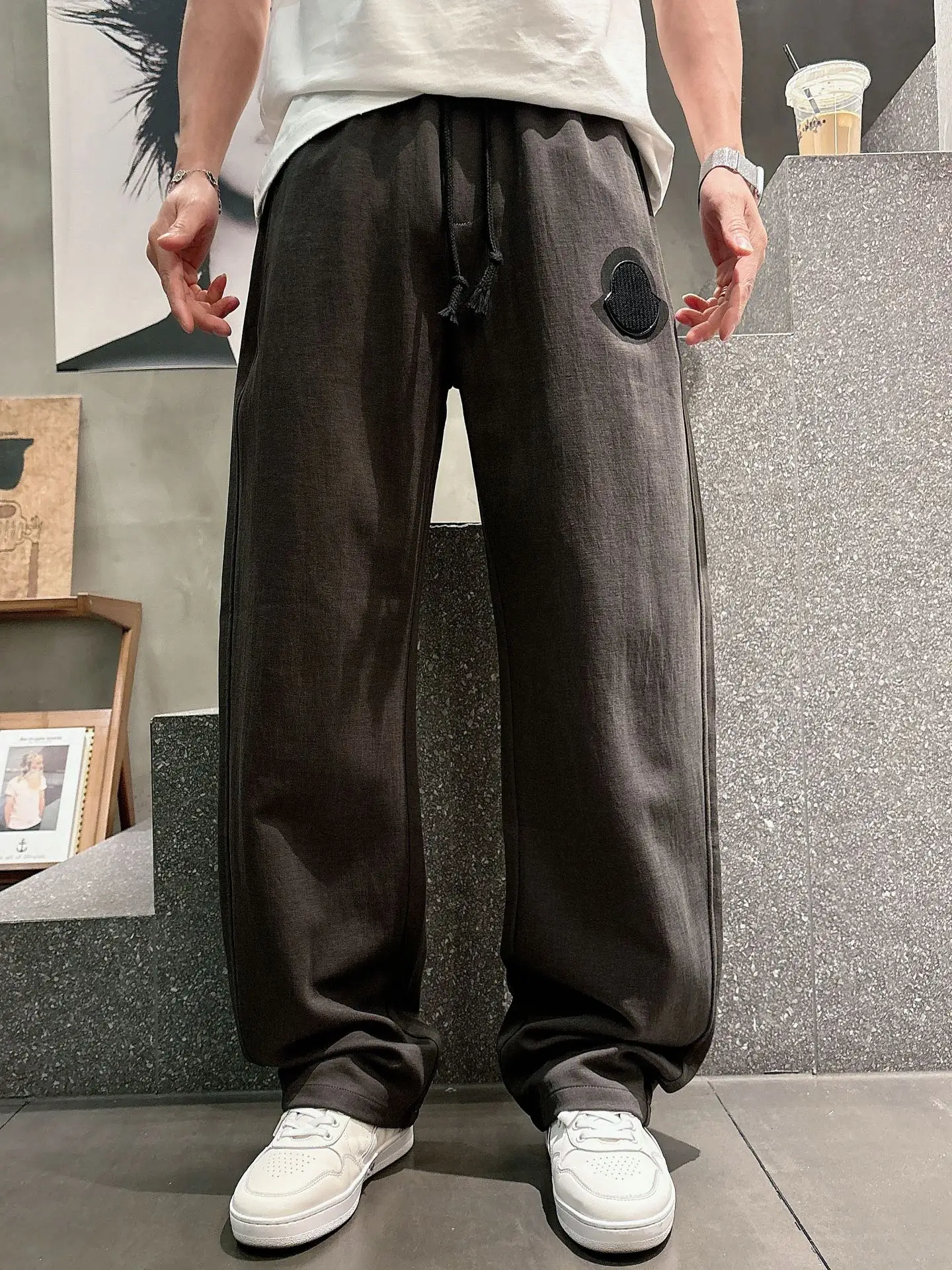 Moncler Logo-Patch Straight-Leg Sweatpants D22514256