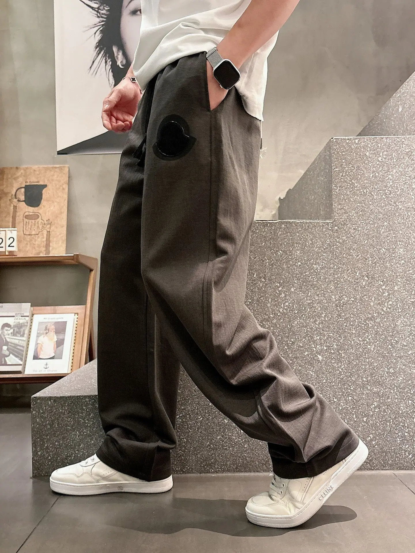 Moncler Logo-Patch Straight-Leg Sweatpants D22514256 — view 5