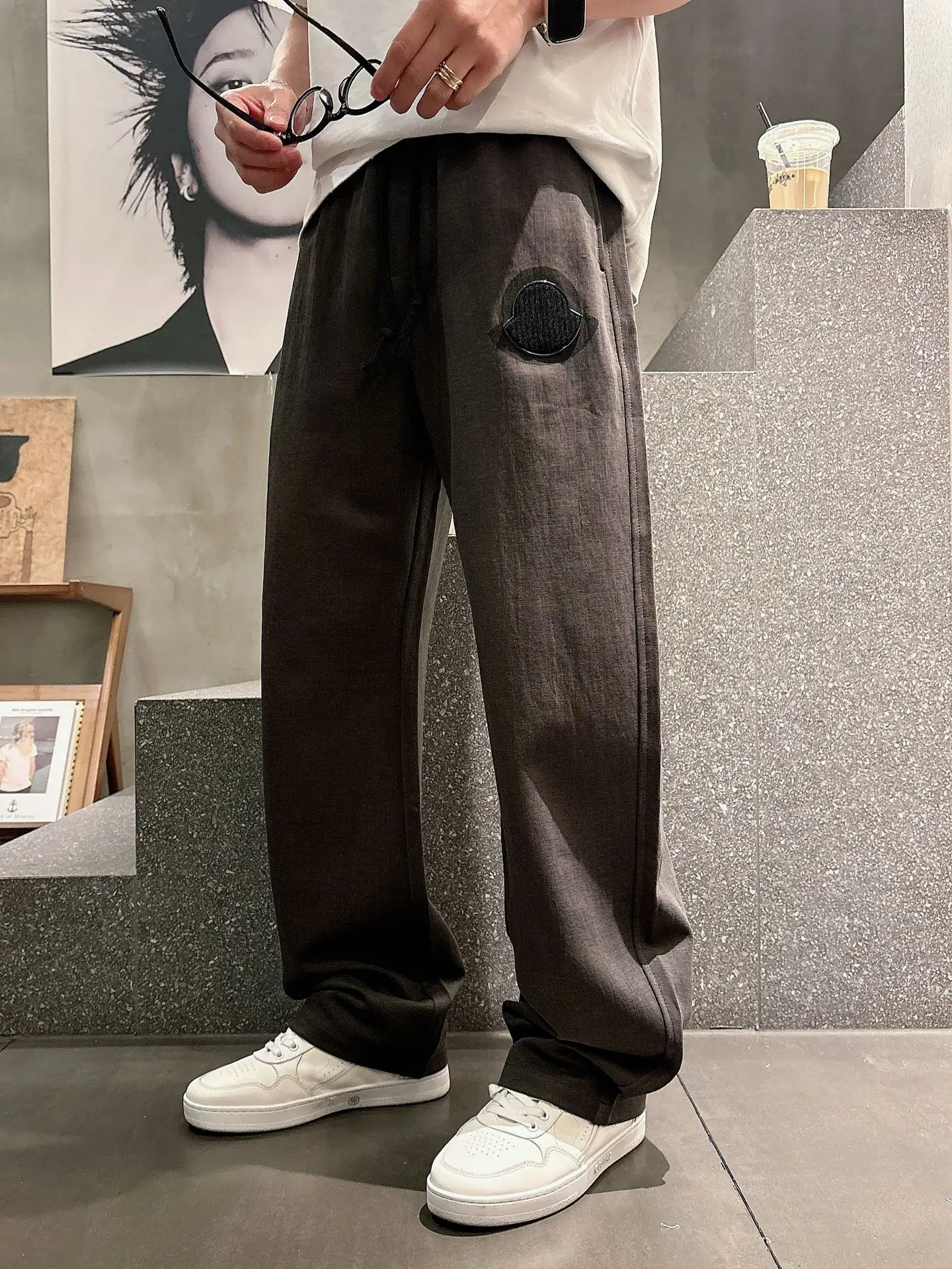 Moncler Logo-Patch Straight-Leg Sweatpants D22514256 — view 6