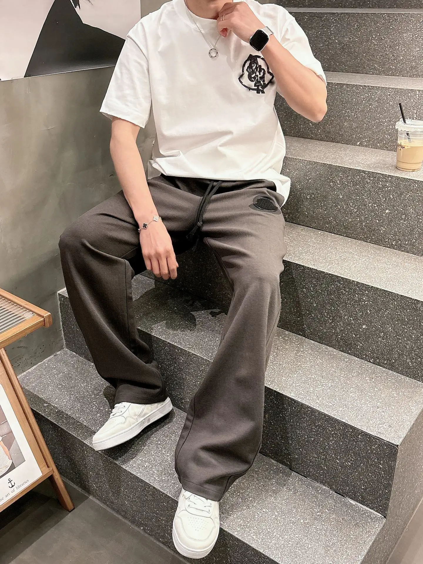 Moncler Logo-Patch Straight-Leg Sweatpants D22514256 — view 8