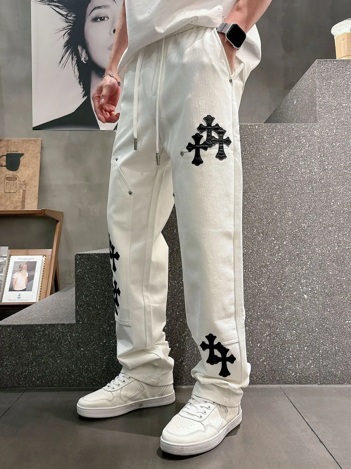 Cross-Patch Appliqué Drawstring Trousers D23514250 — view 3