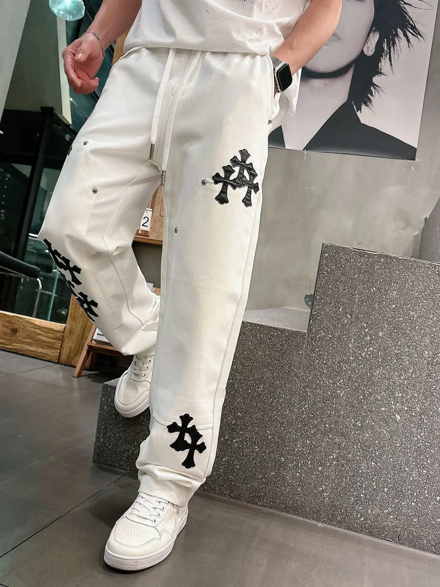 Cross-Patch Appliqué Drawstring Trousers D23514250 — view 4
