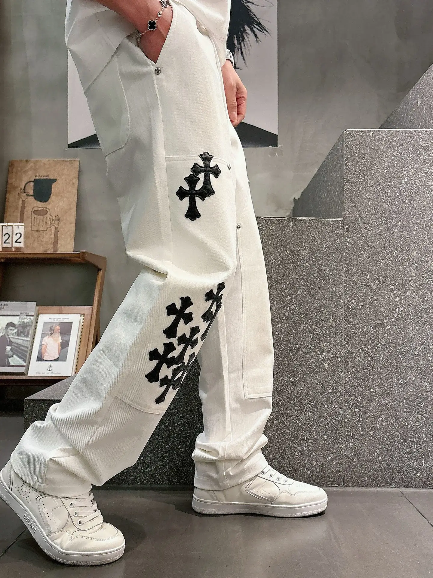 Cross-Patch Appliqué Drawstring Trousers D23514250 — view 5