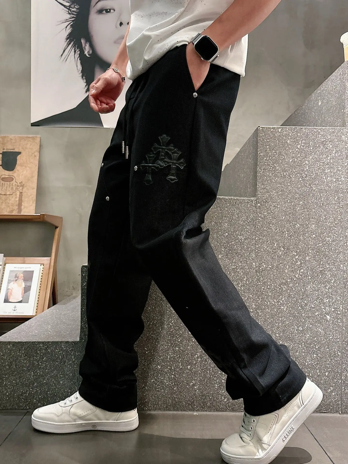 Appliqué Patch Studded Trousers D23514249 — view 2