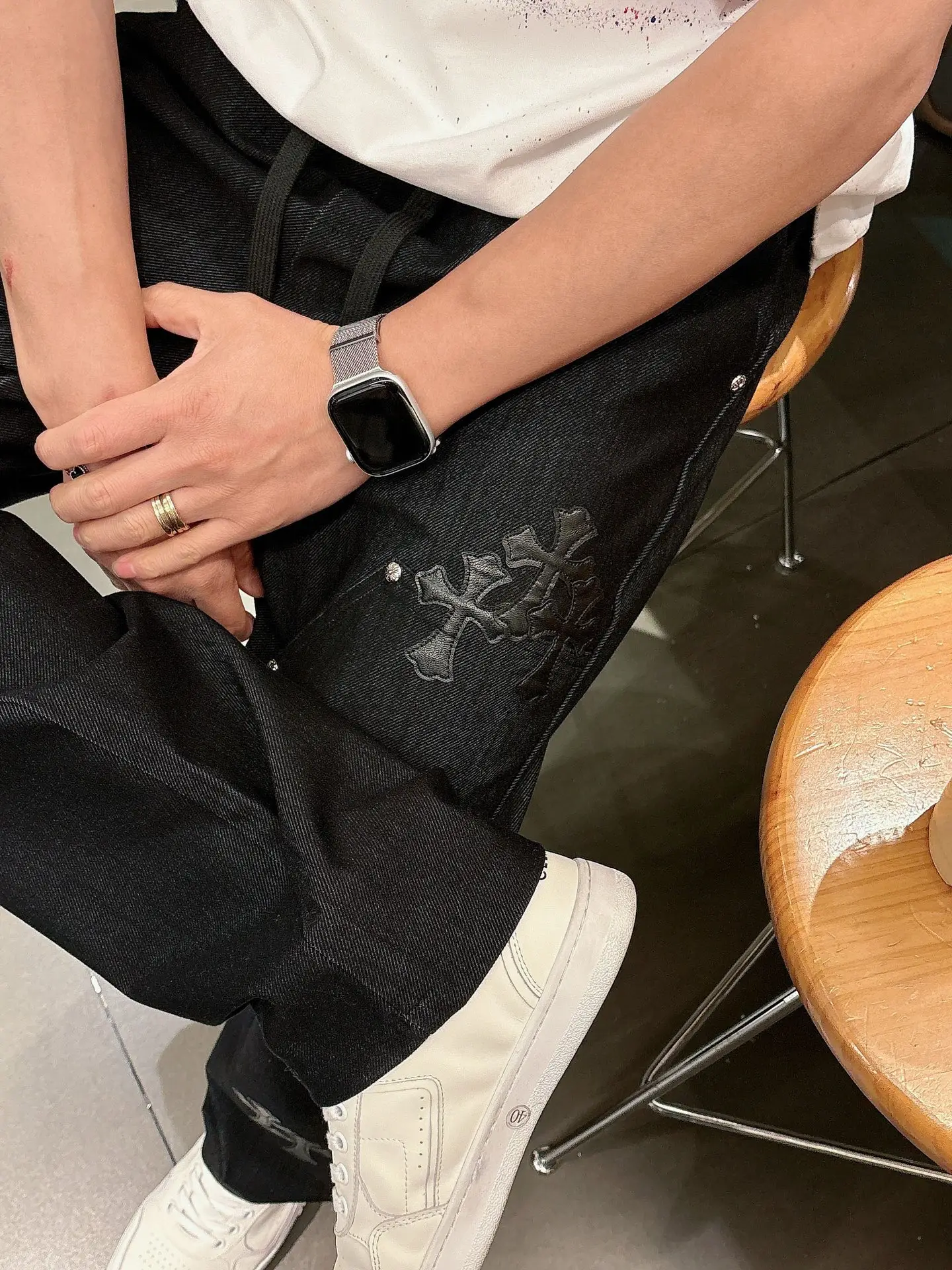 Appliqué Patch Studded Trousers D23514249 — view 4