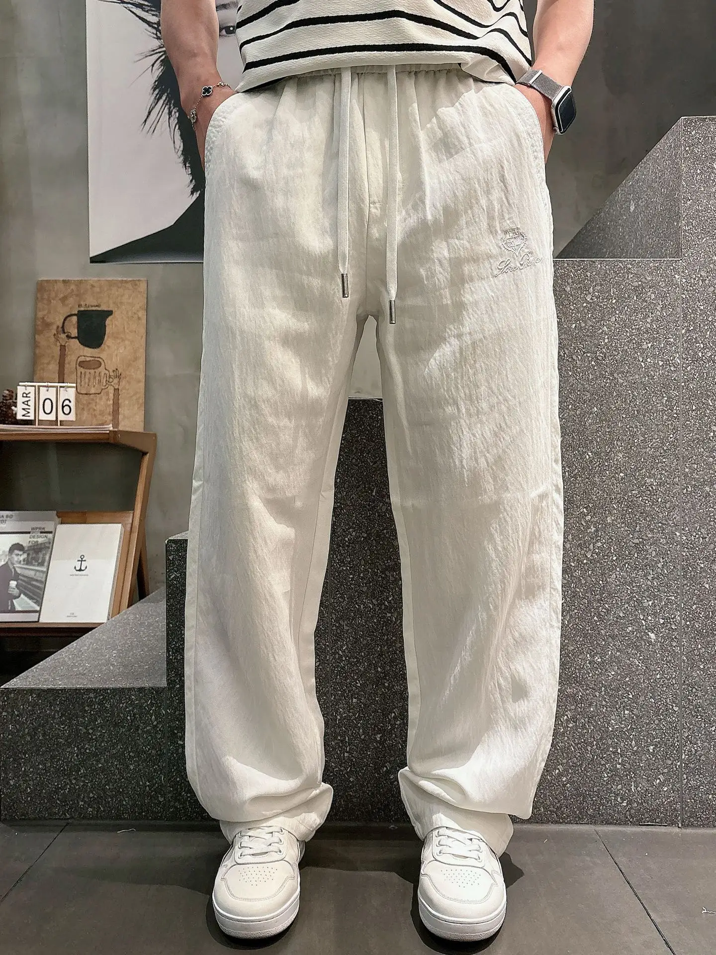 Embroidered Logo Drawstring Trousers D23512934