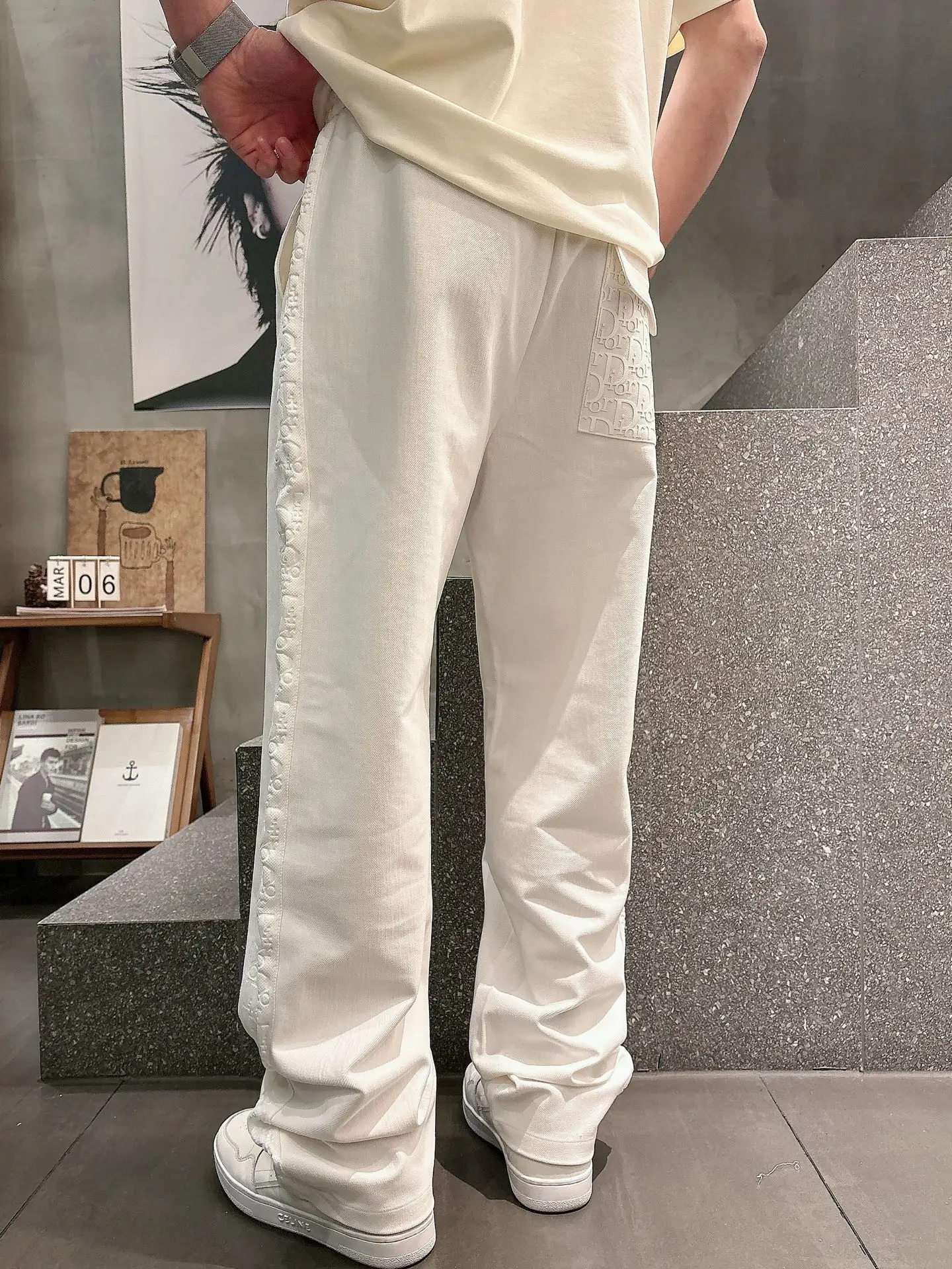 Logo-Jacquard Taped Casual Trousers D23512928 — view 4