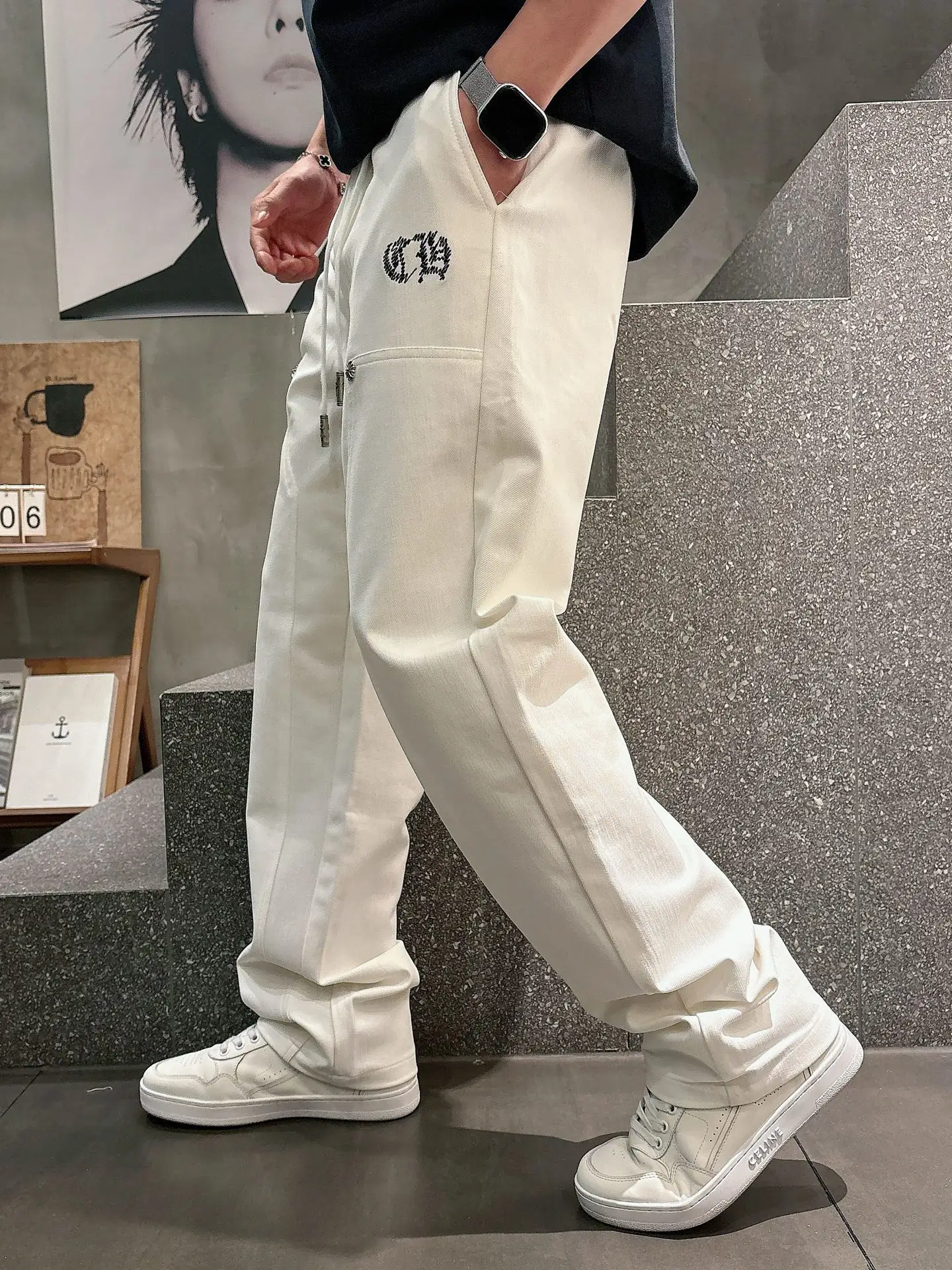 Embroidered Logo Straight-Leg Sweatpants D23012930 — view 2