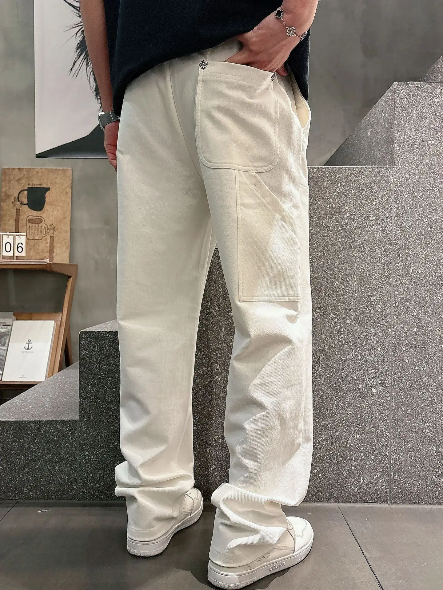 Embroidered Logo Straight-Leg Sweatpants D23012930 — view 3