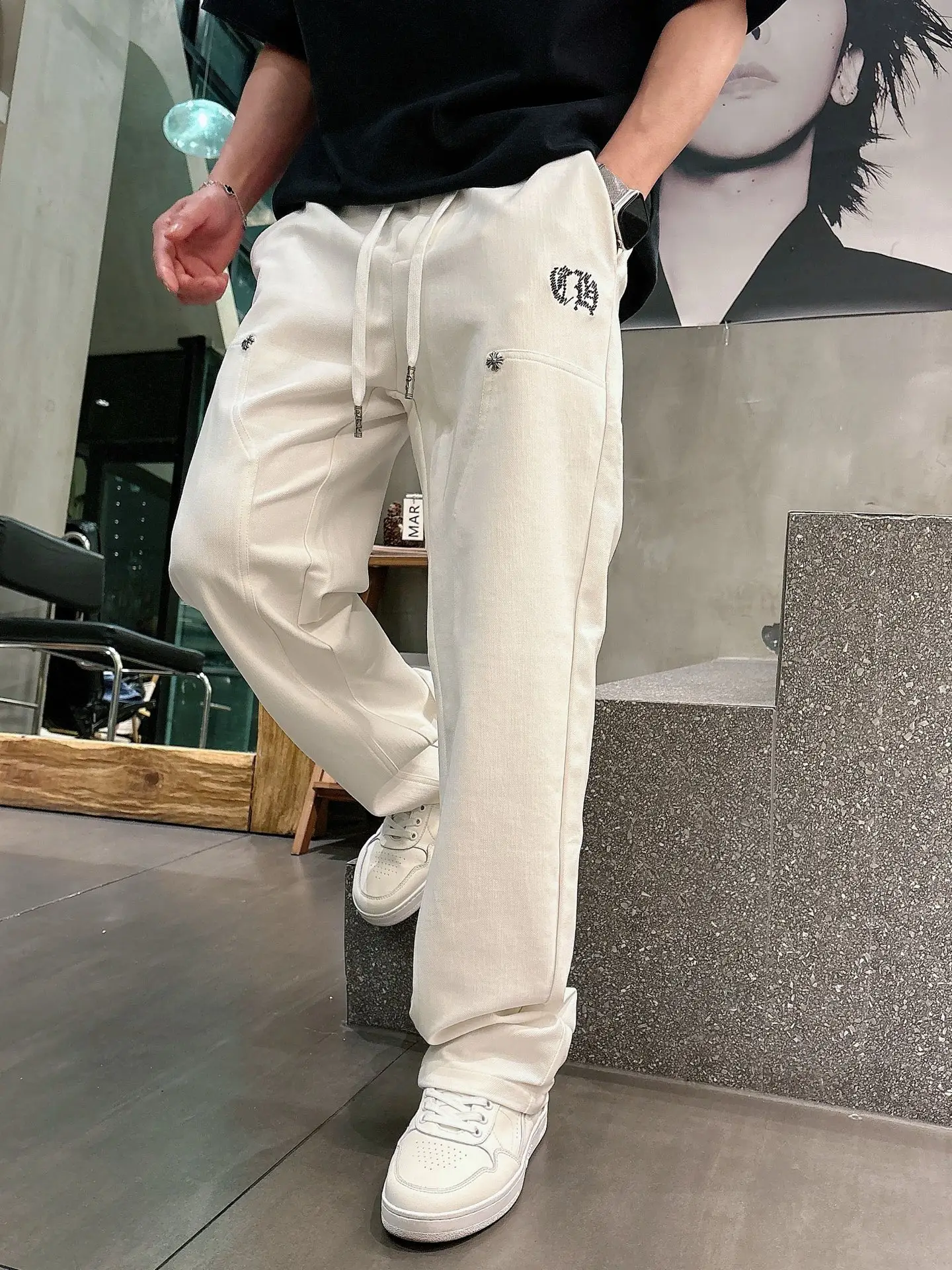 Embroidered Logo Straight-Leg Sweatpants D23012930 — view 6