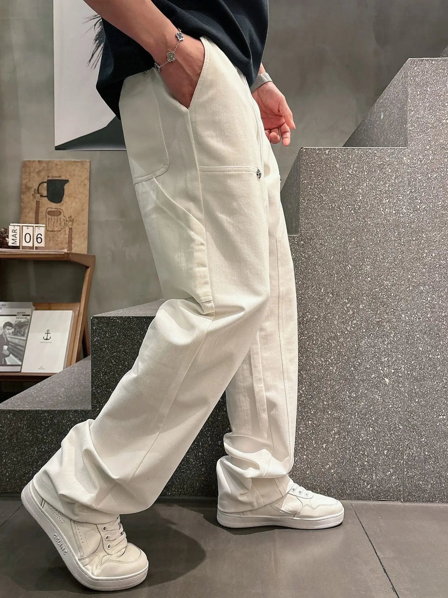 Embroidered Logo Straight-Leg Sweatpants D23012930 — view 7