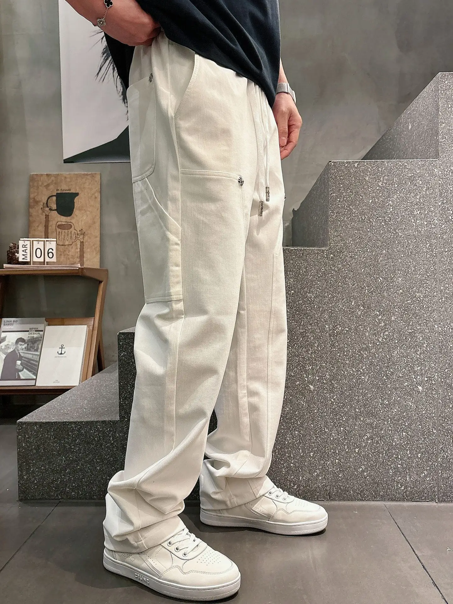 Embroidered Logo Straight-Leg Sweatpants D23012930 — view 9