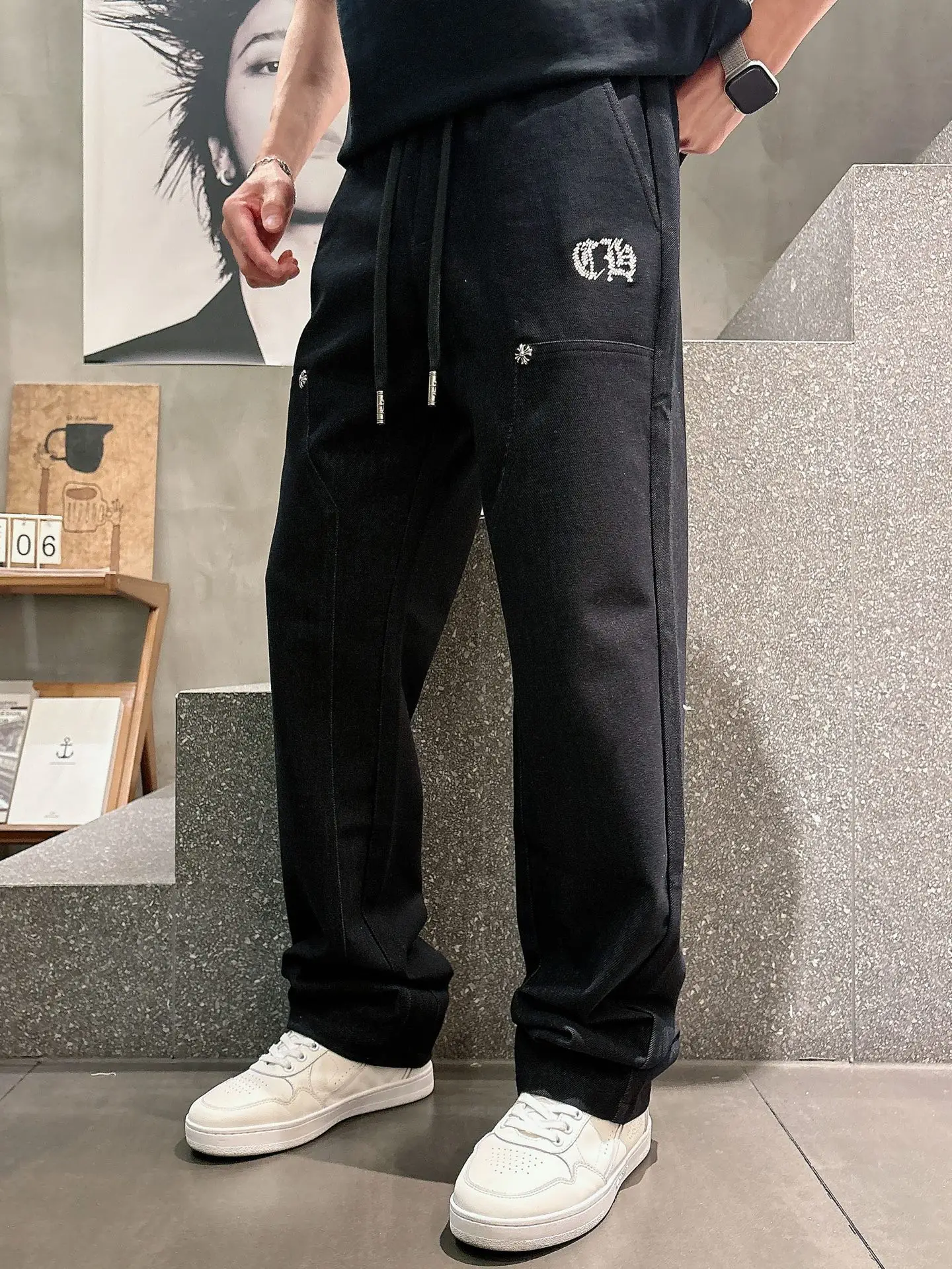 Embroidered Logo Drawstring Trousers D23012931 — view 2