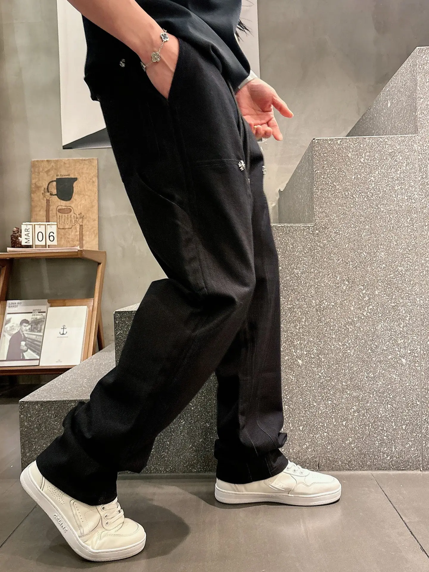 Embroidered Logo Drawstring Trousers D23012931 — view 3