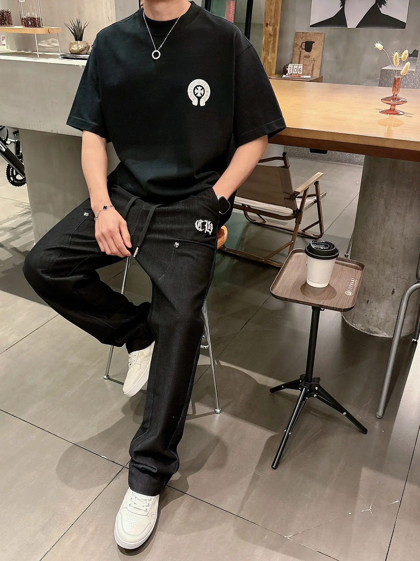 Embroidered Logo Drawstring Trousers D23012931 — view 5