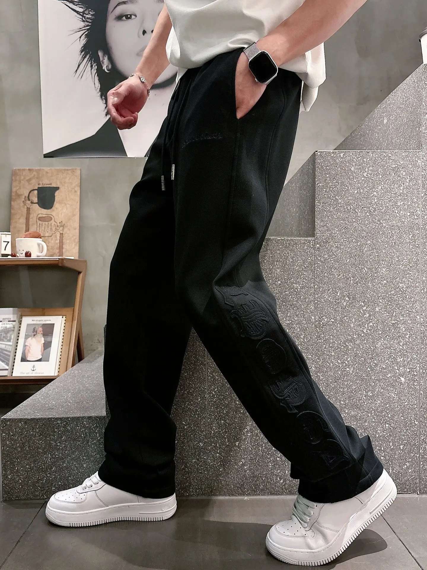 Embroidered Logo Straight-Leg Sweatpants D22511993 — view 9