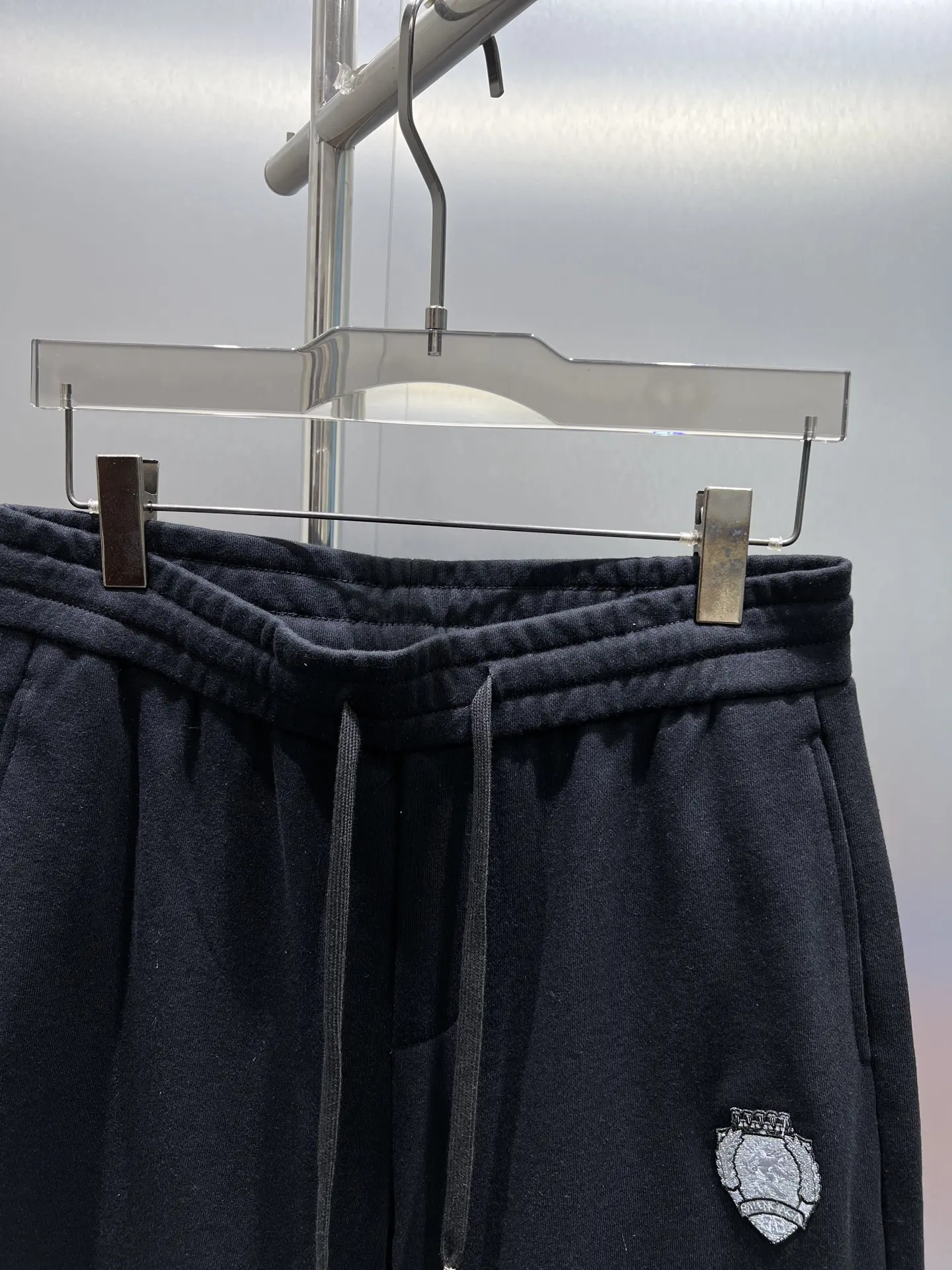 Embroidered Patch Cotton-Jersey Shorts D20012027 — view 4