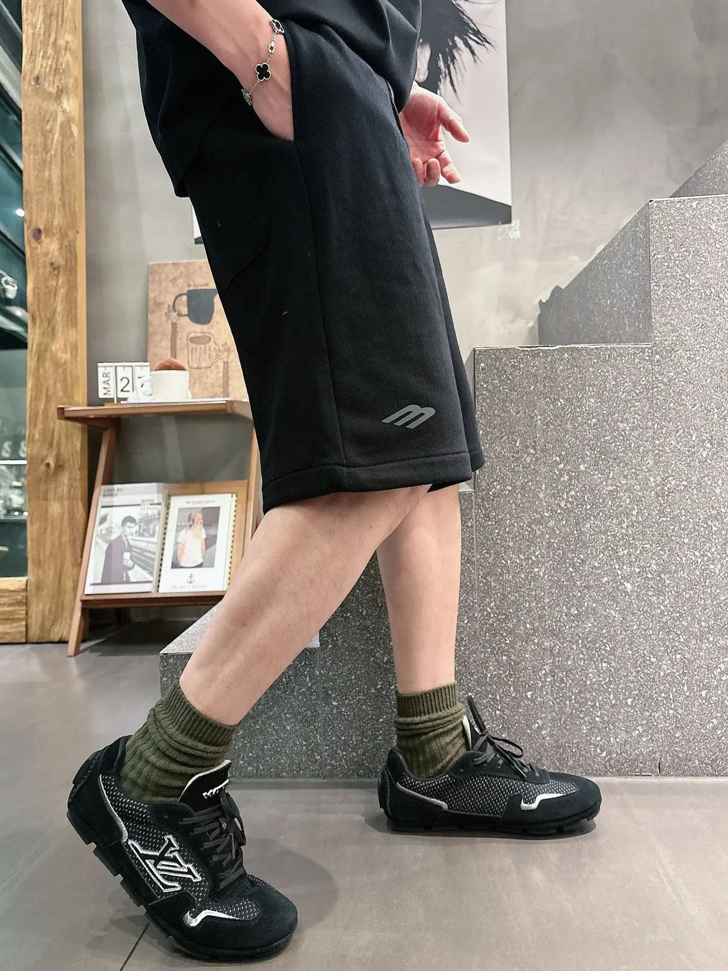 Embroidered Cotton-Jersey Sweat Shorts D20012047 — view 6