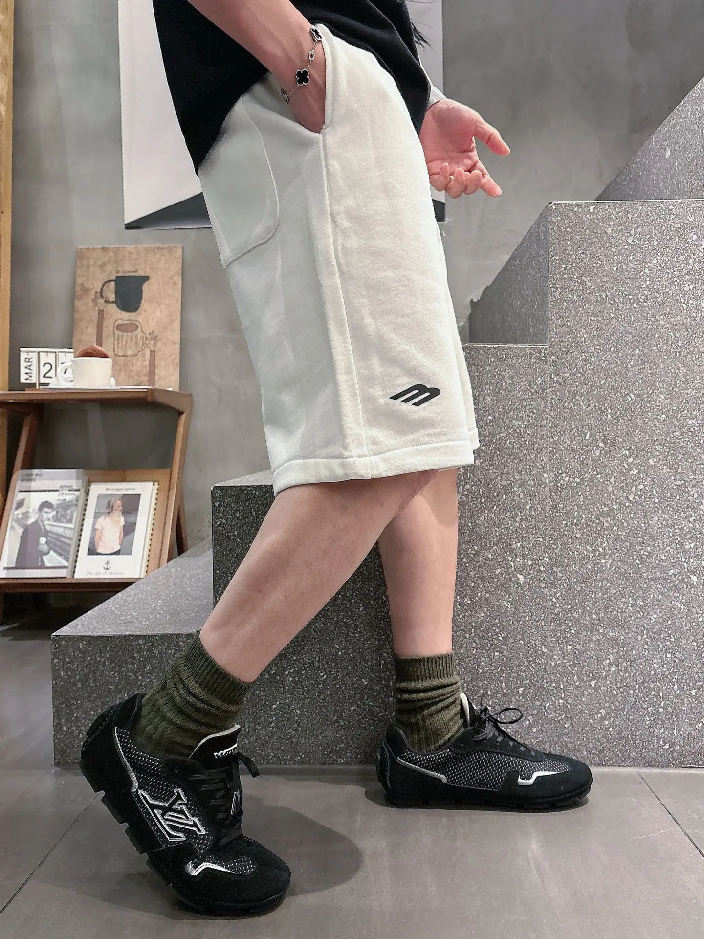 Embroidered Cotton-Jersey Sweat Shorts D20012046 — view 4