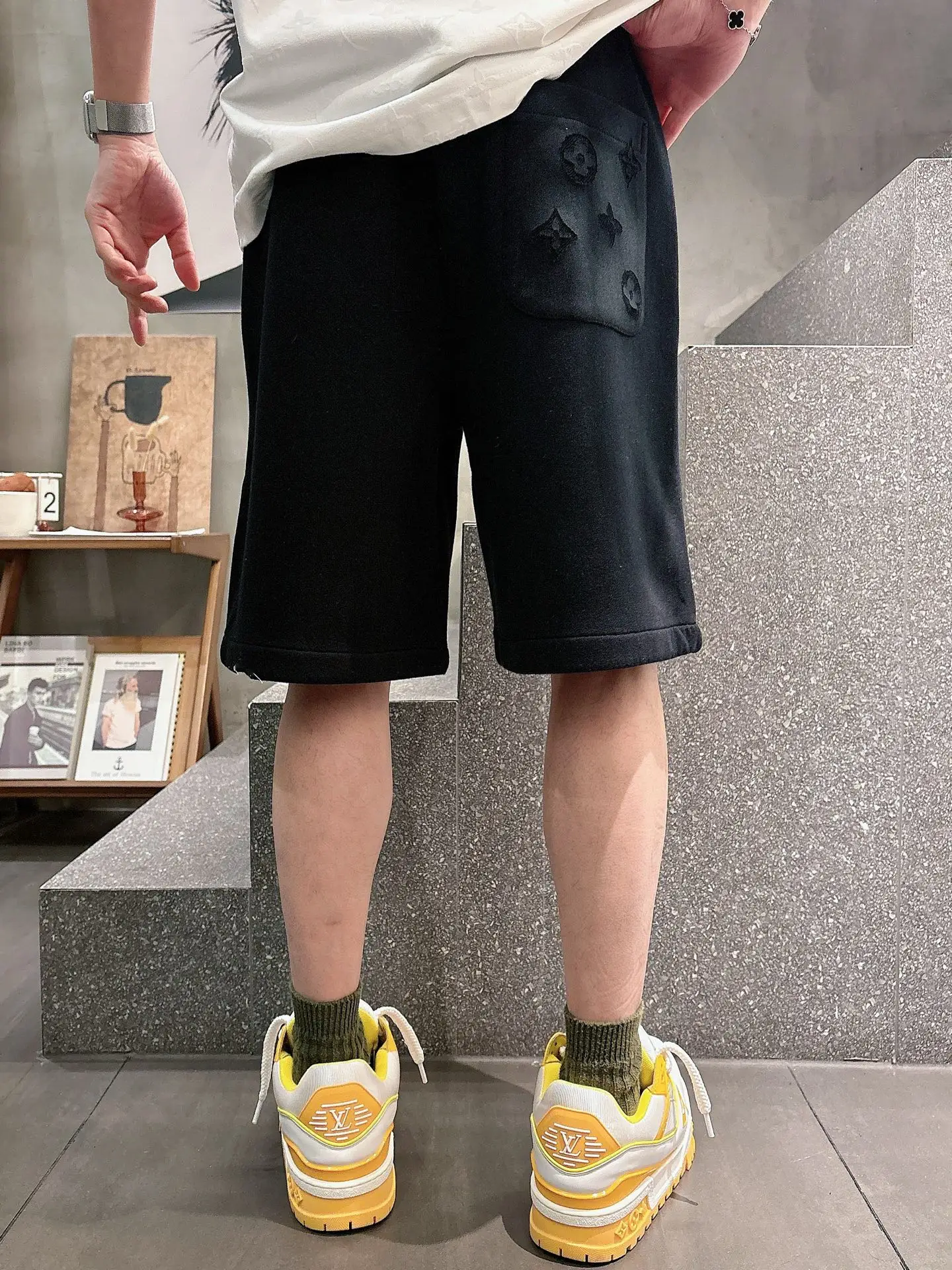 Monogram Burnout Jersey Shorts D21012041 — view 3
