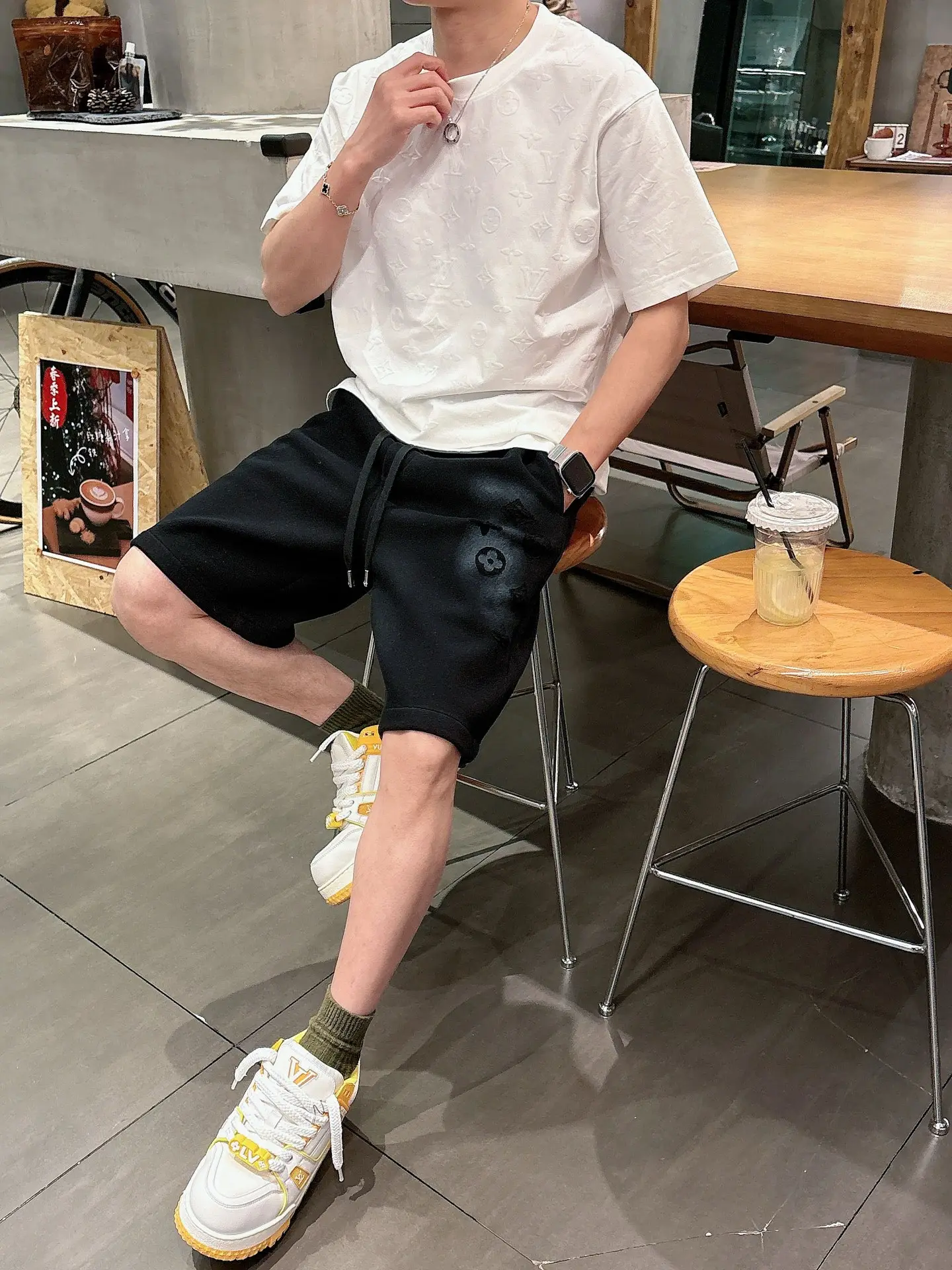 Monogram Burnout Jersey Shorts D21012041 — view 5
