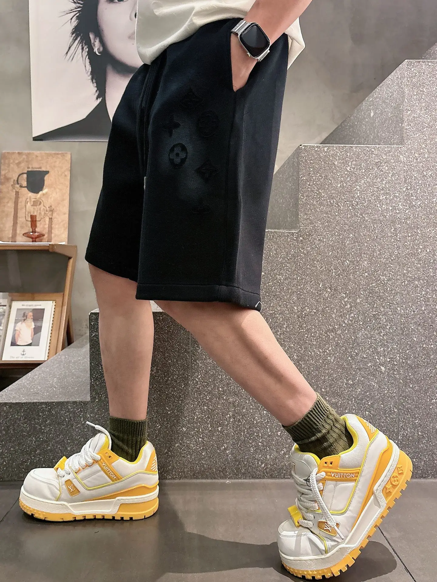 Monogram Burnout Jersey Shorts D21012041 — view 8