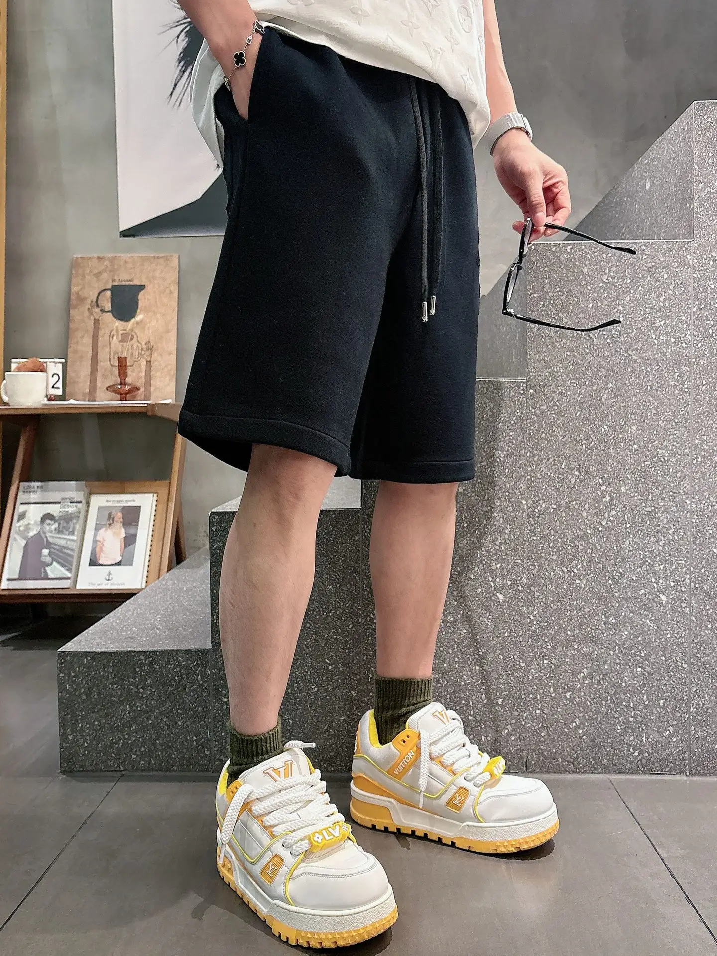 Monogram Burnout Jersey Shorts D21012041 — view 9