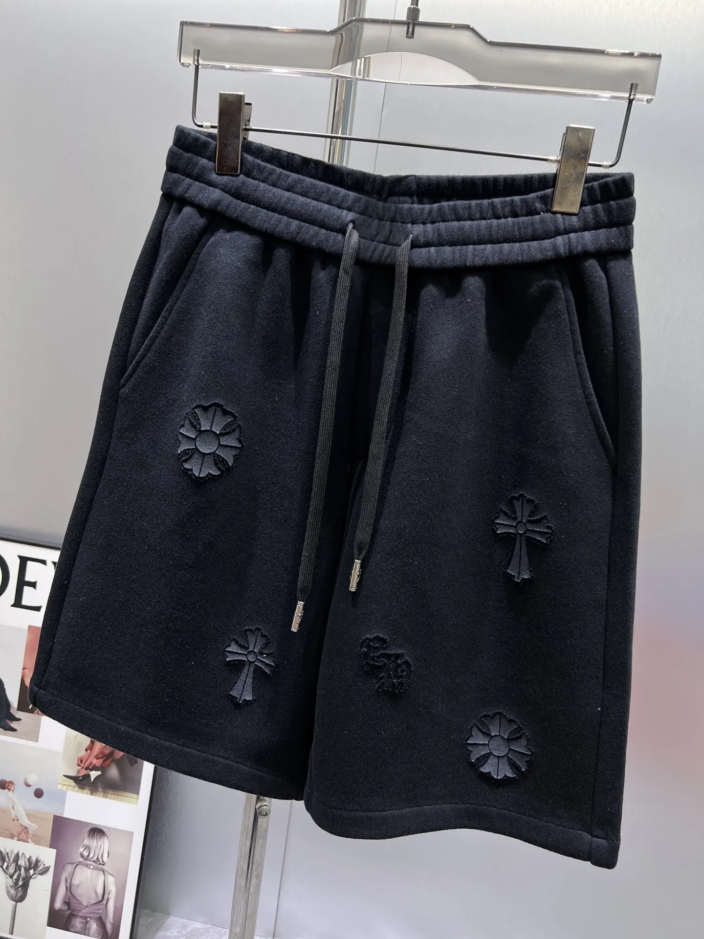 Laser-Cut Logo Appliqué Sweat Shorts D21012015 — view 5